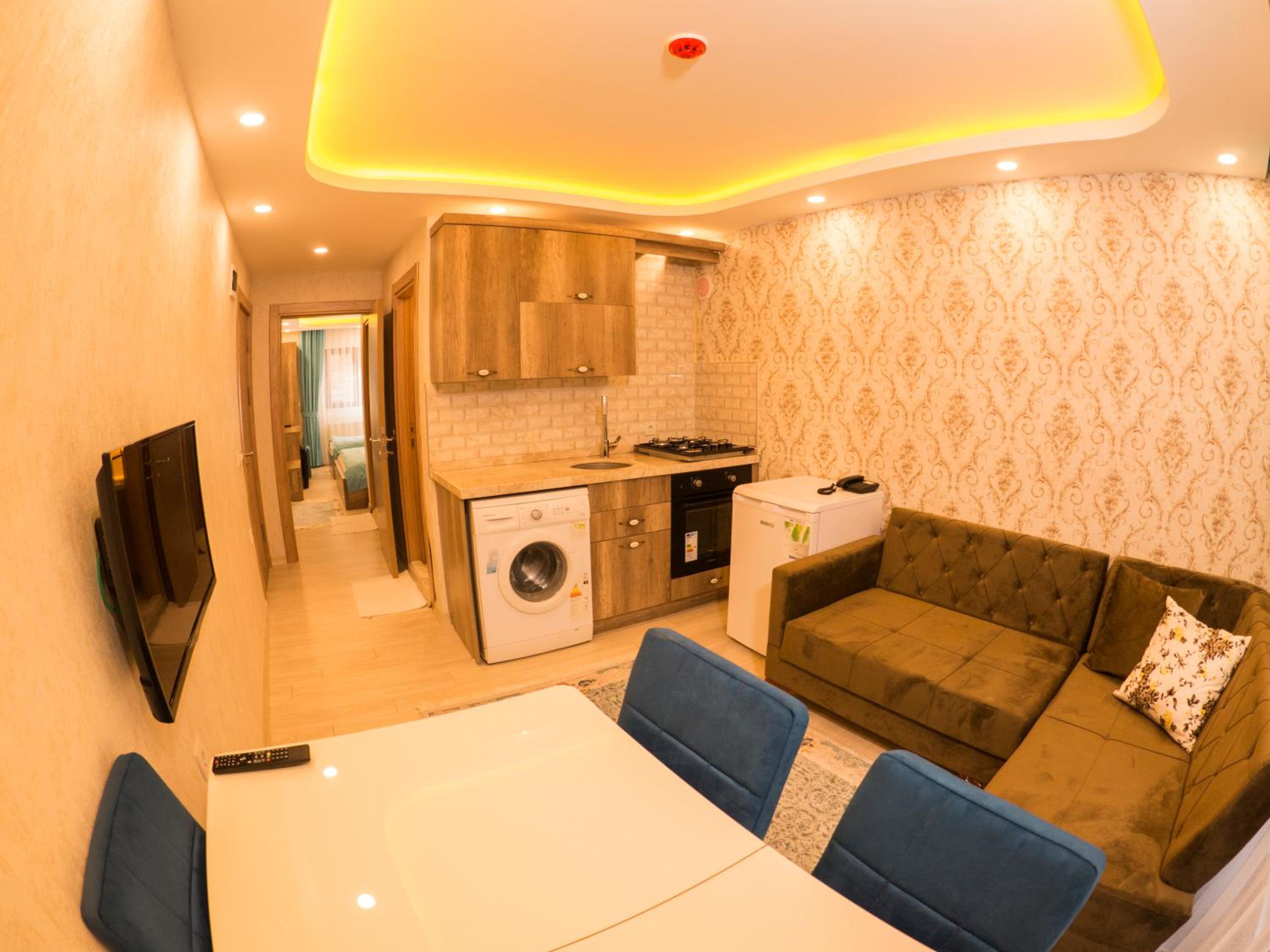One-Bedroom Apartment with Kitchen