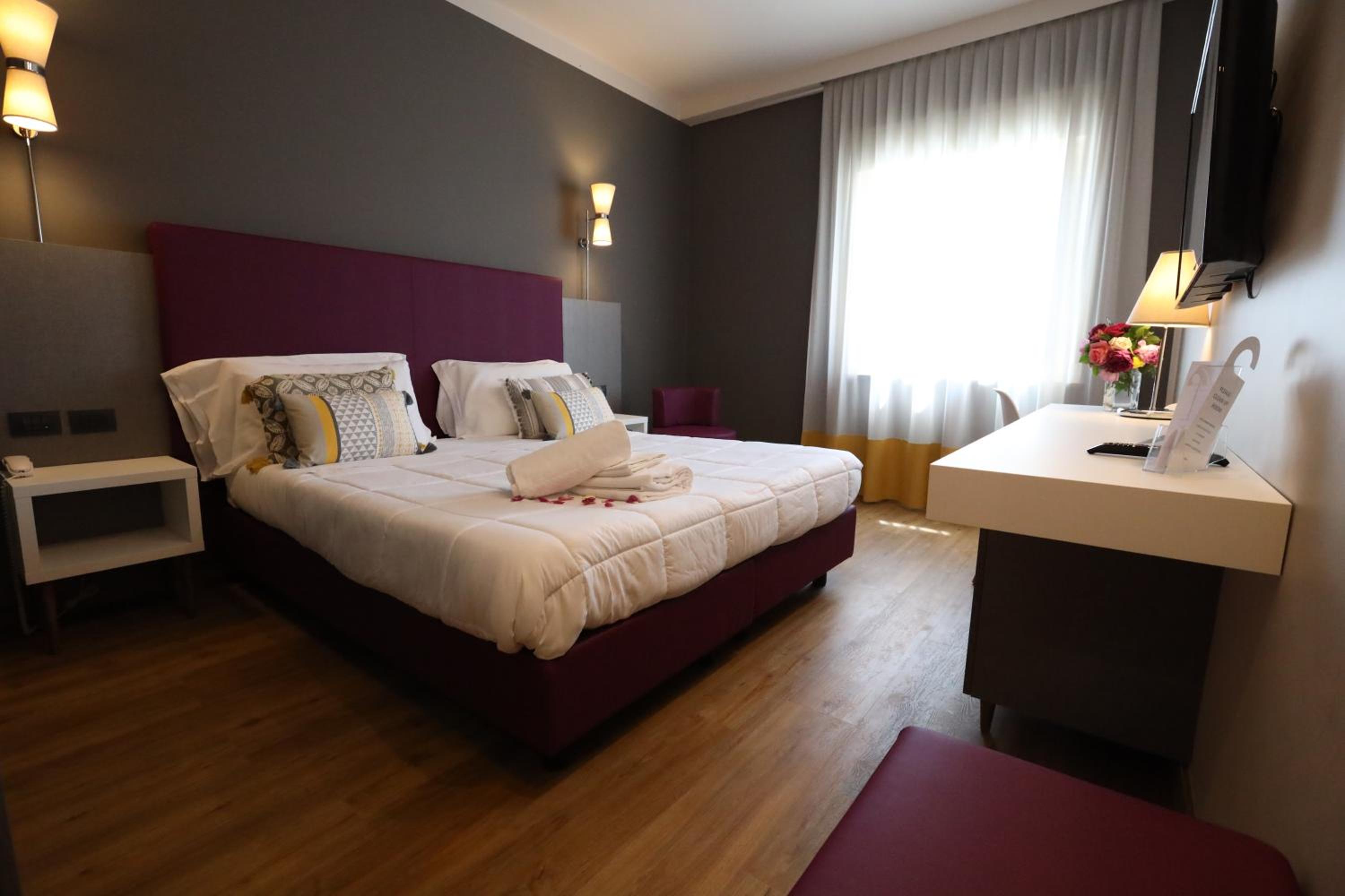 Superior Double or Twin Room - Photo 19