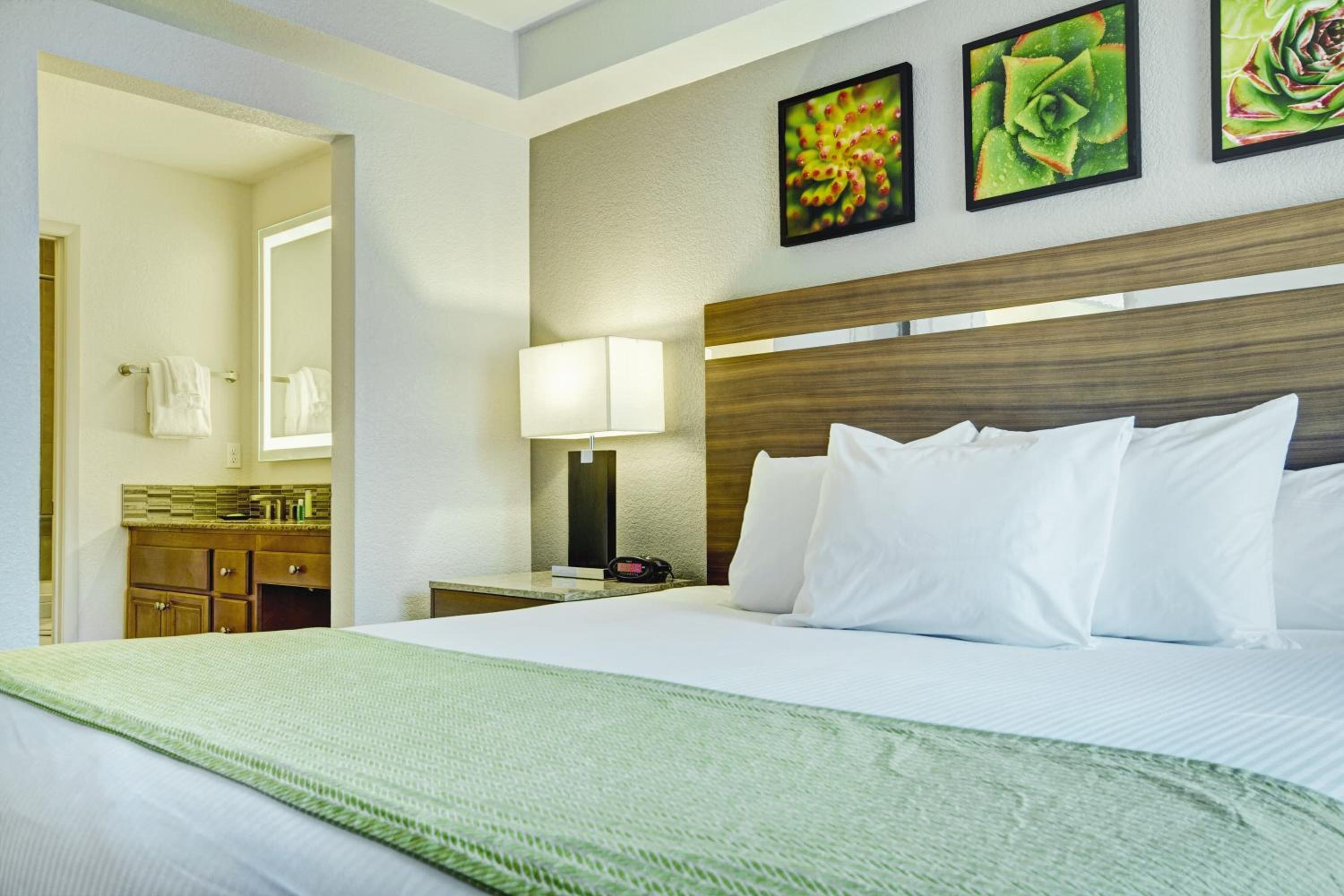 Two-Bedroom Suite (No Resort Fees)