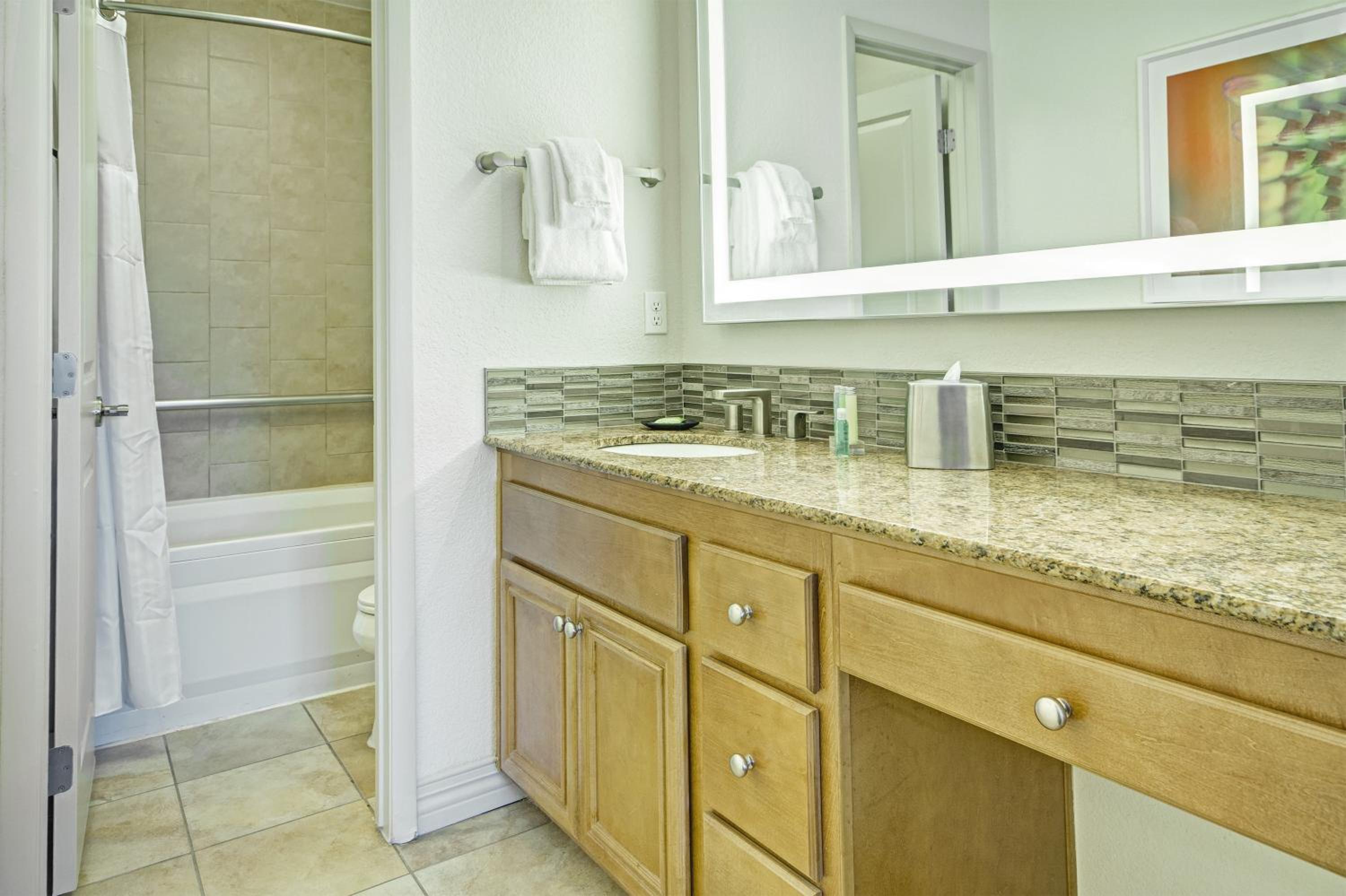One-Bedroom Suite (No Resort Fees)