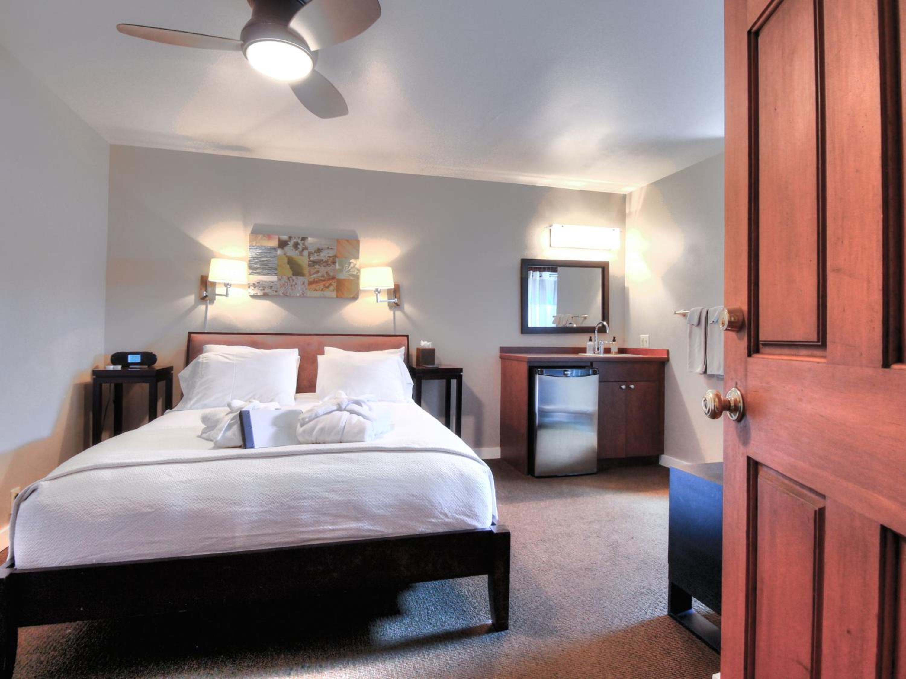 Queen Room photo 2