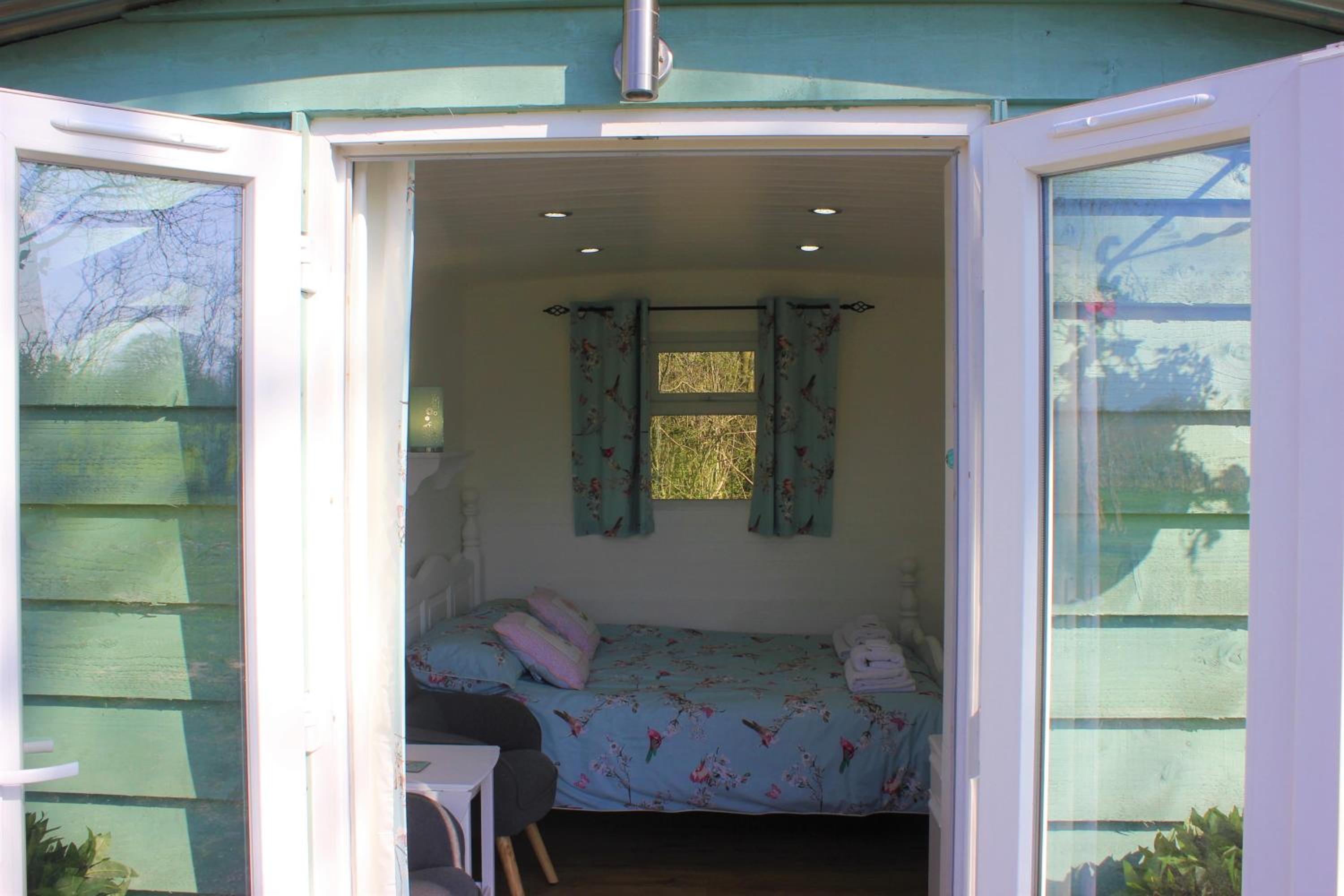 Bungalow With Garden View photo 1