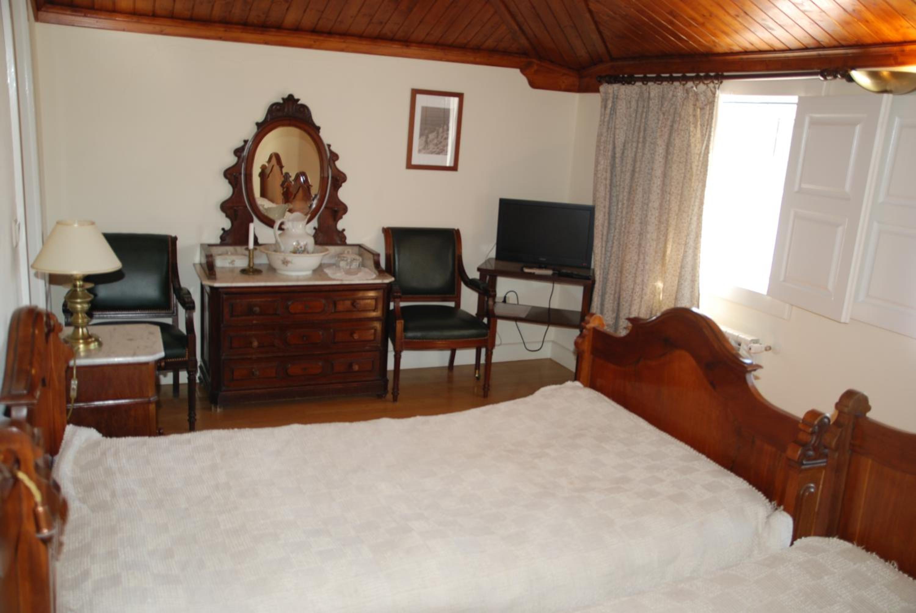 Double or Twin Room with River View - No pets - Photo 5