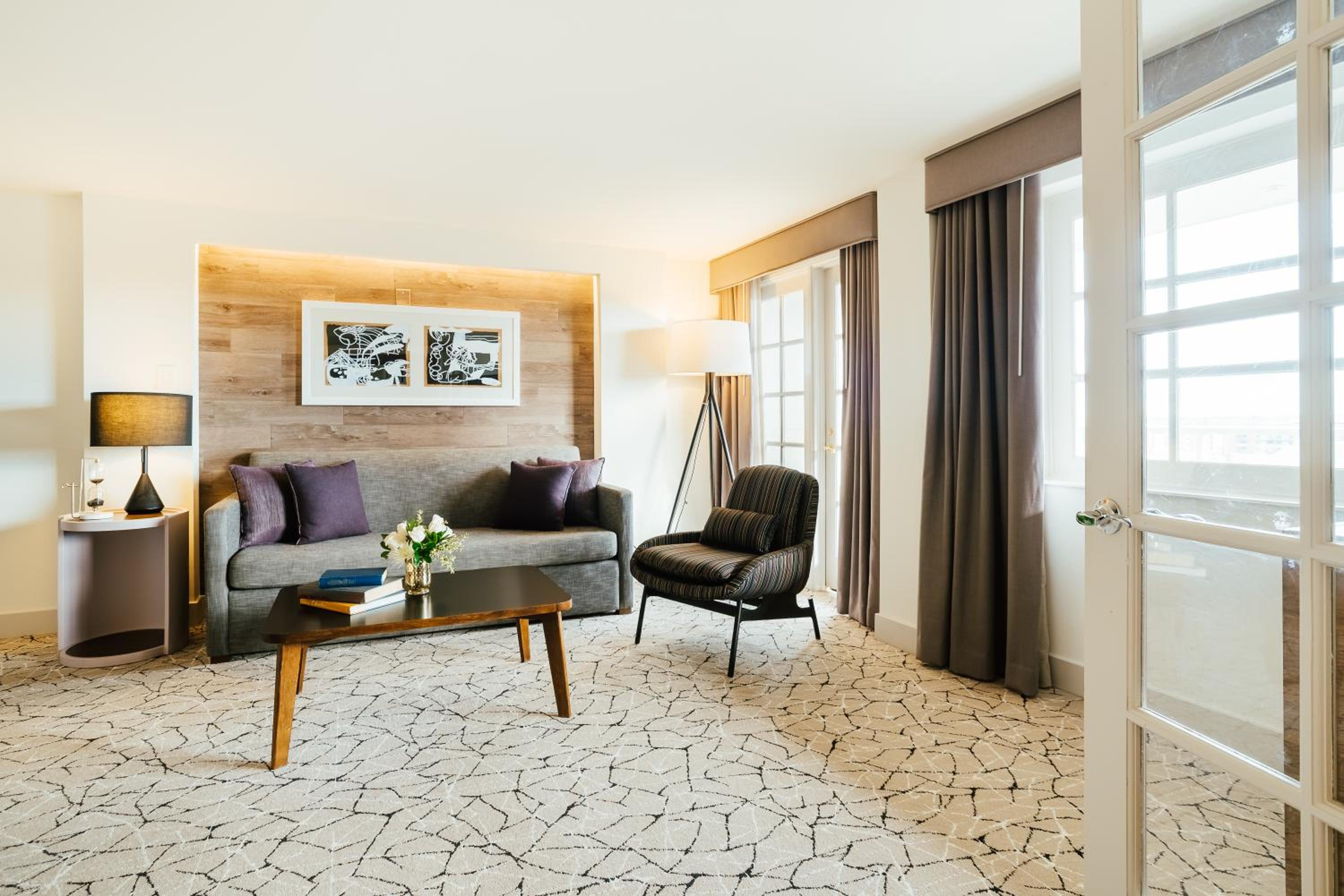 Executive King Suite - Photo 4