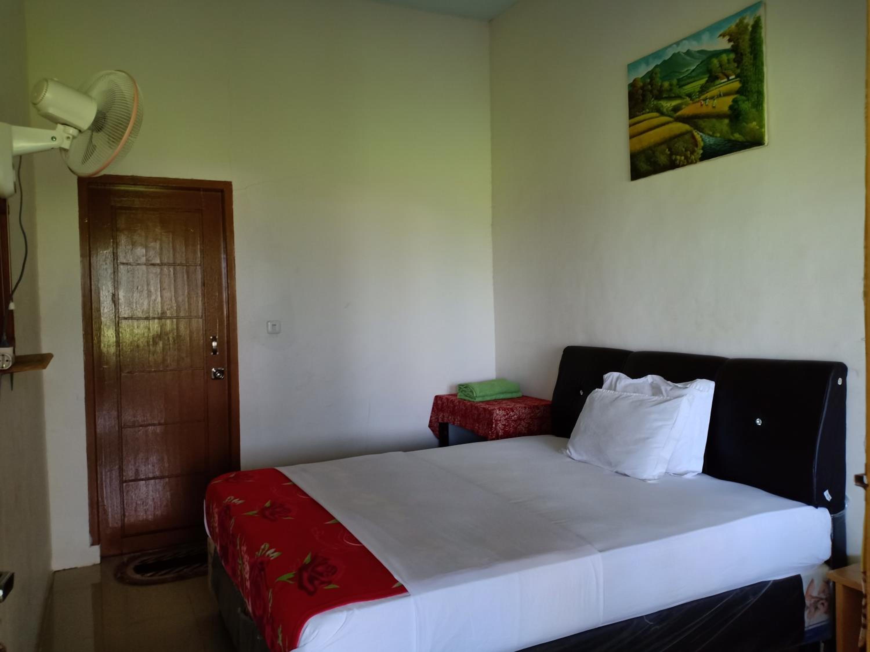 Double Room with Private Bathroom - Photo 4