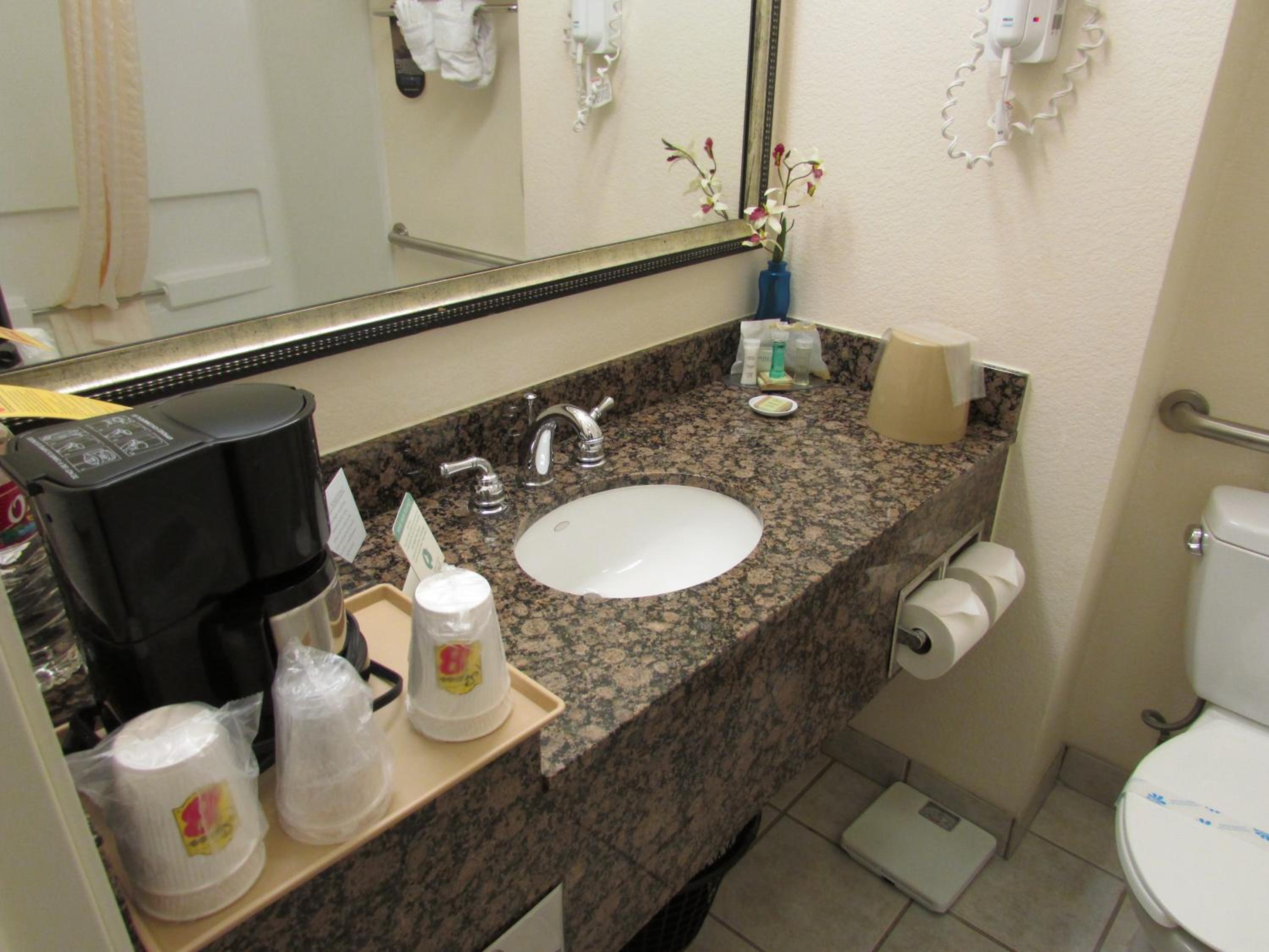 King Room - Disability Access - Non-Smoking - Photo 3