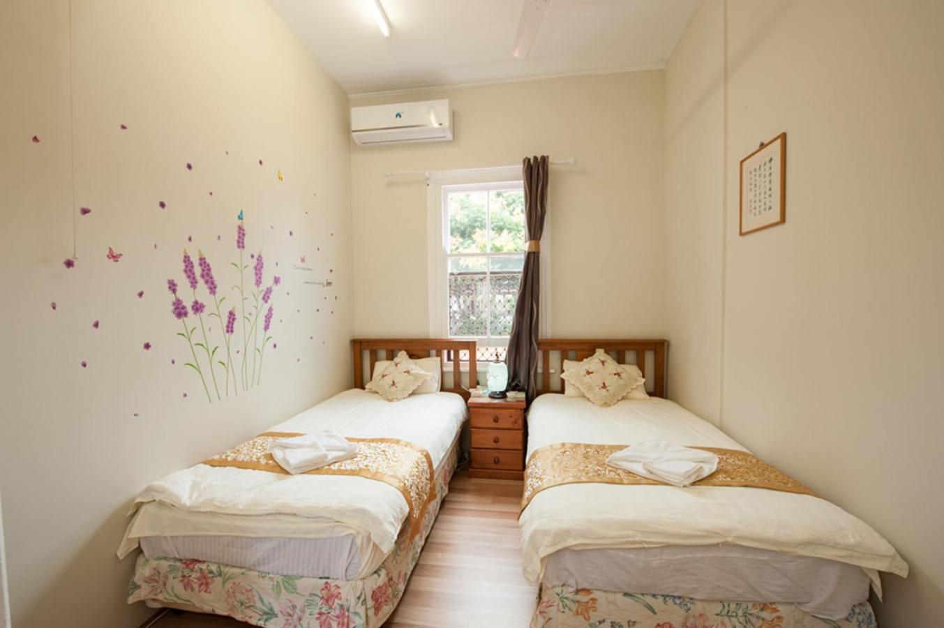 Twin Room - Photo 1