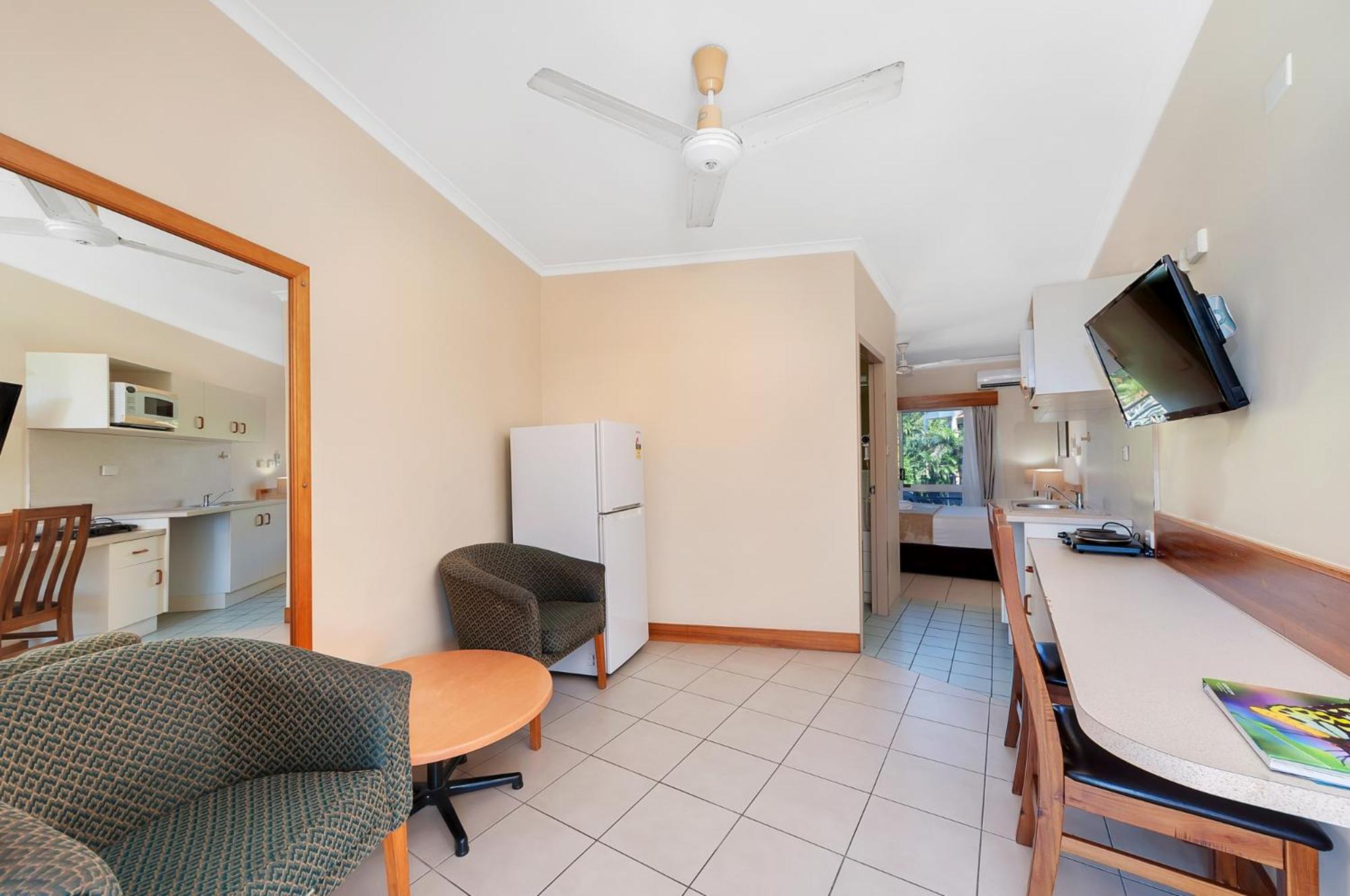 Family Reef 2-Bedroom Unit - Photo 3