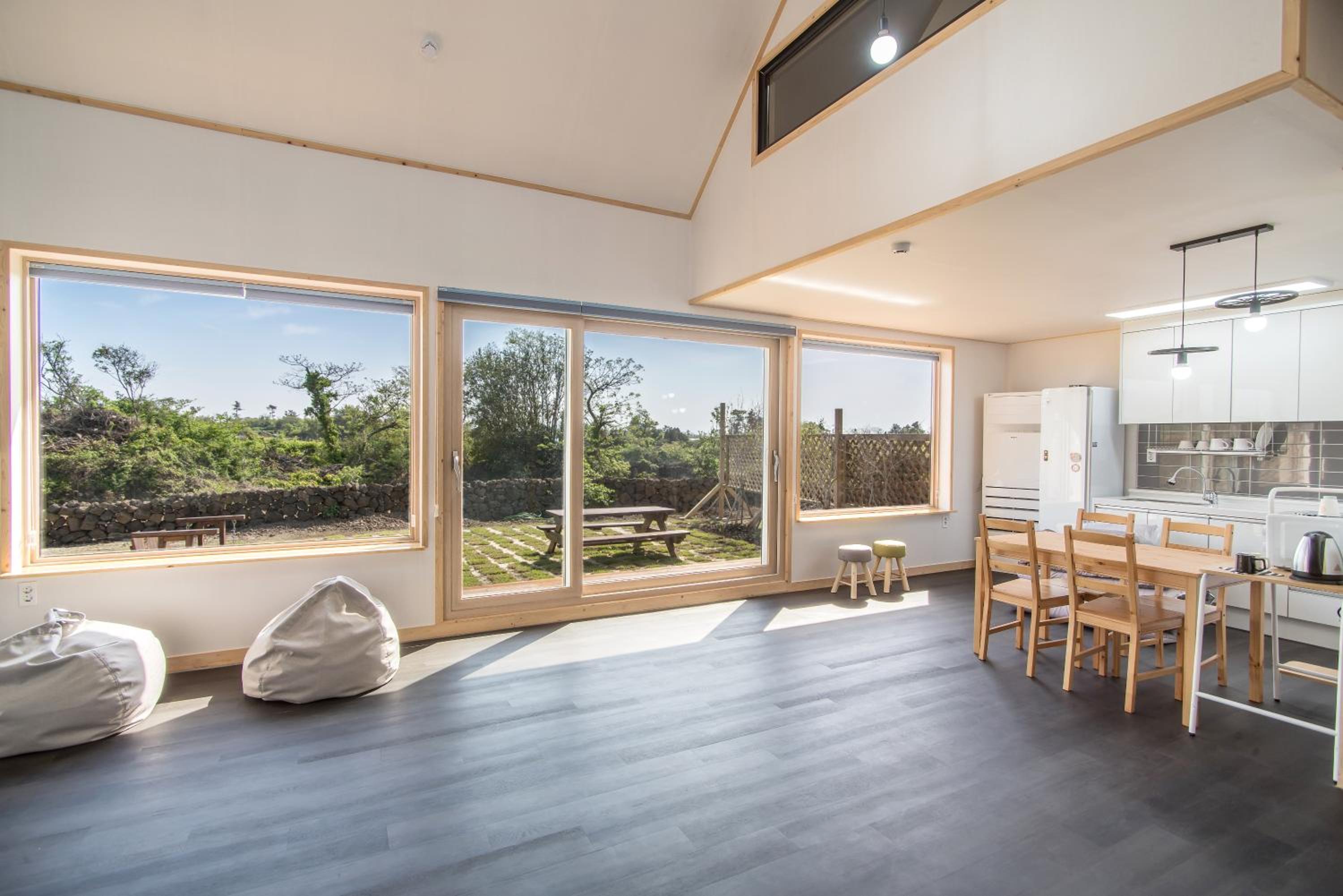 One-Bedroom House - Photo 13