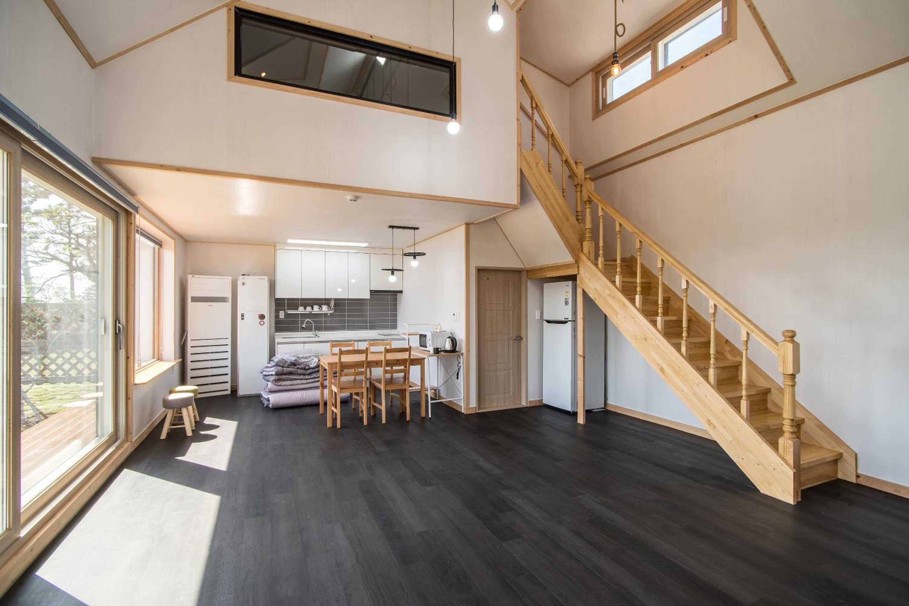 One-Bedroom House - Photo 16