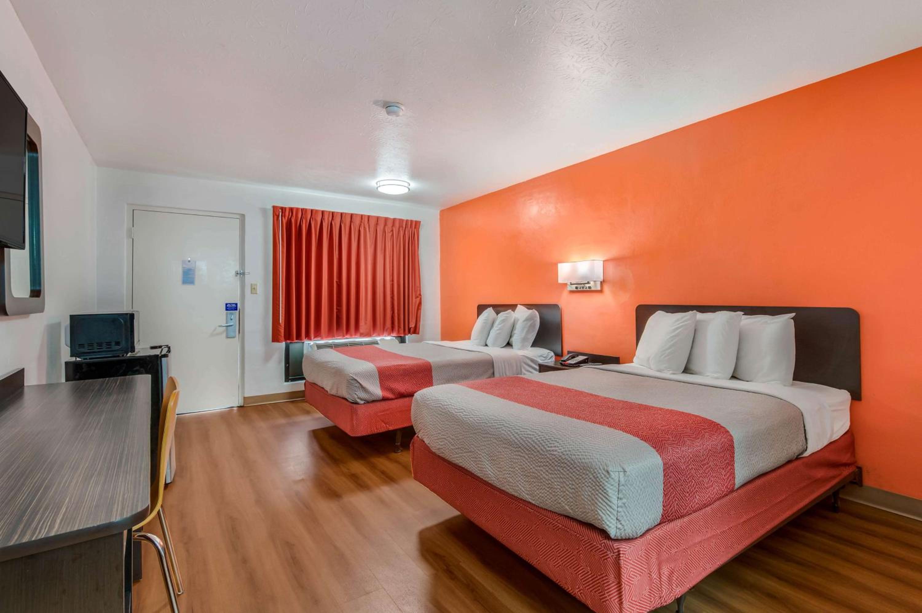 Deluxe Quadruple Room - Smoking photo 1