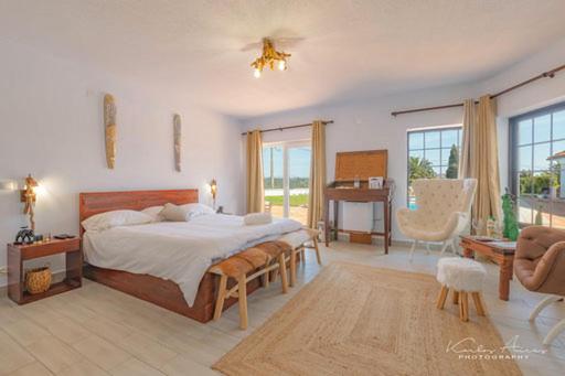Suite with Pool View - Photo 1