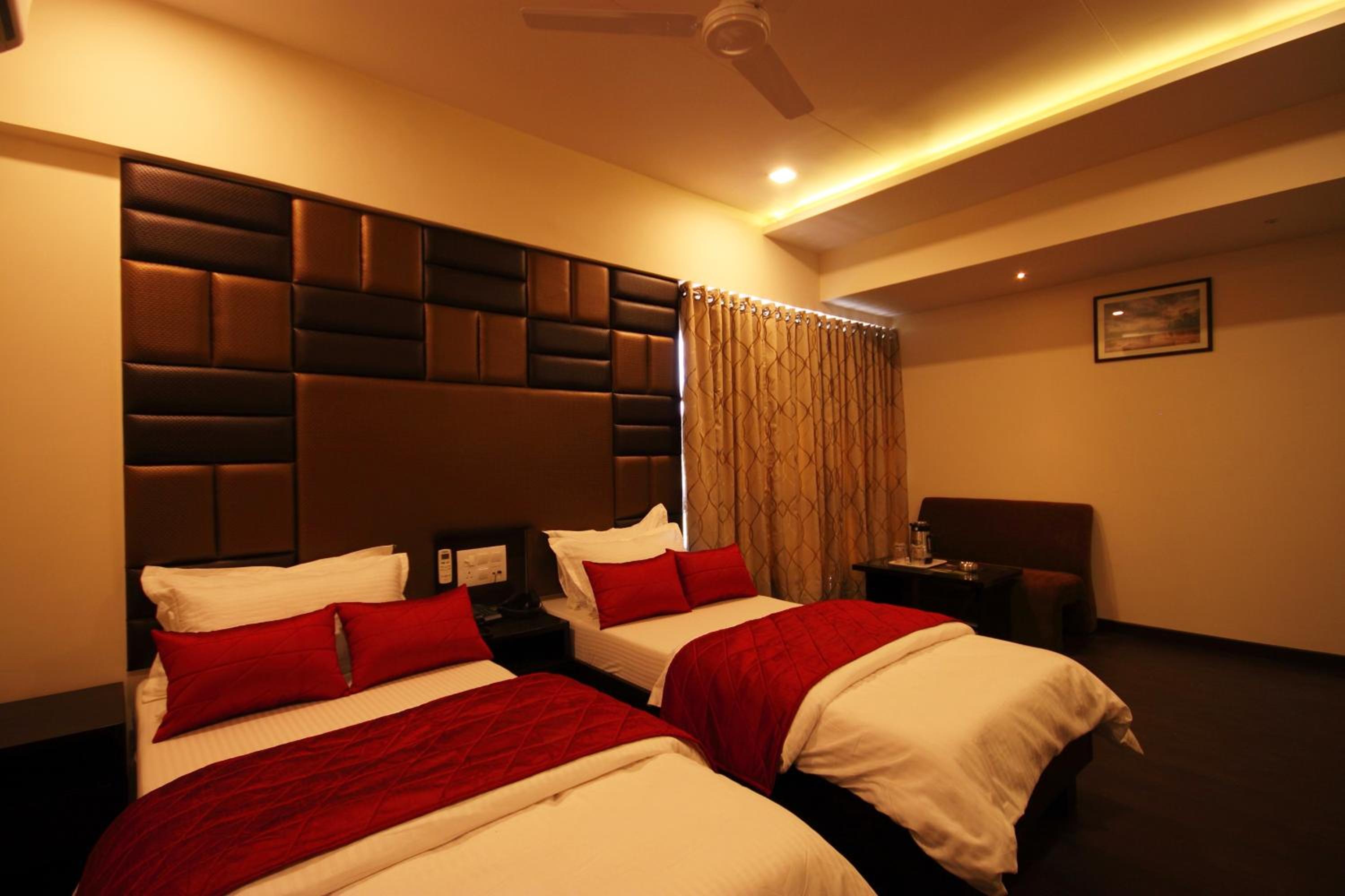 Deluxe Double or Twin Room photo 3