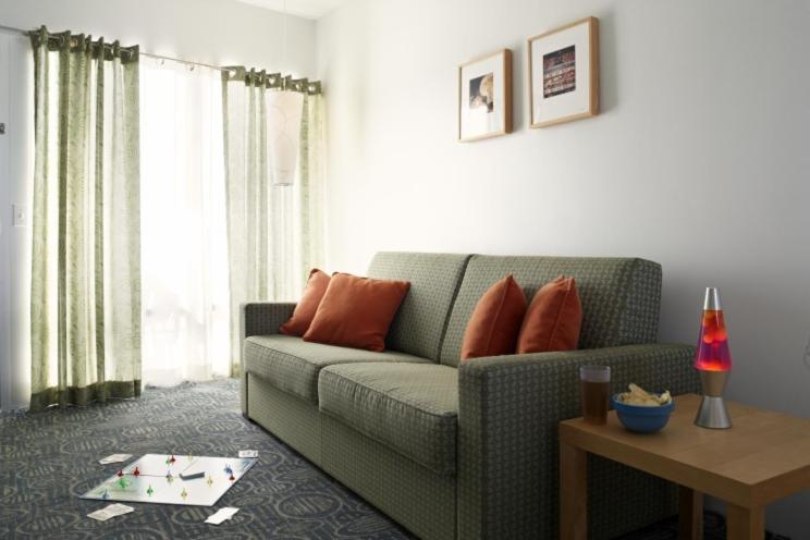 One-Bedroom Suite with Two Queen Beds photo 2