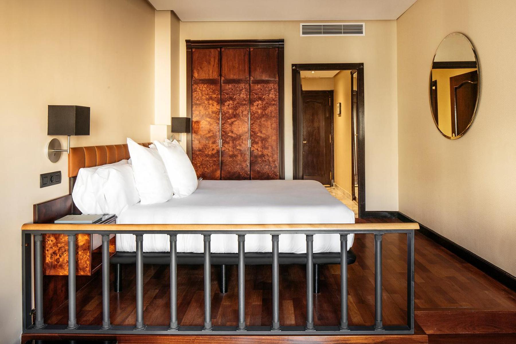 Superior Double or Twin Room - Photo 4