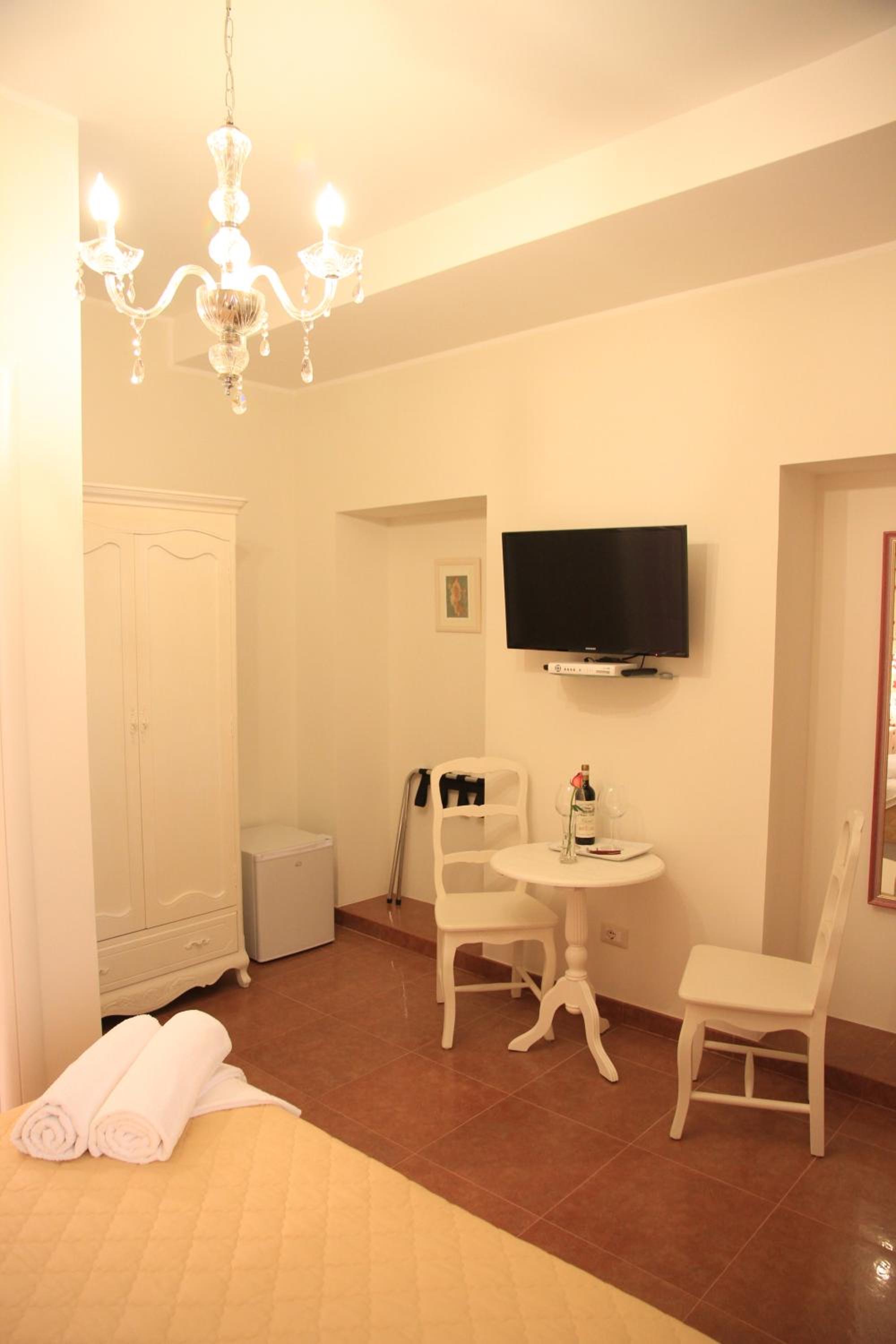 Double or Twin Room photo 3