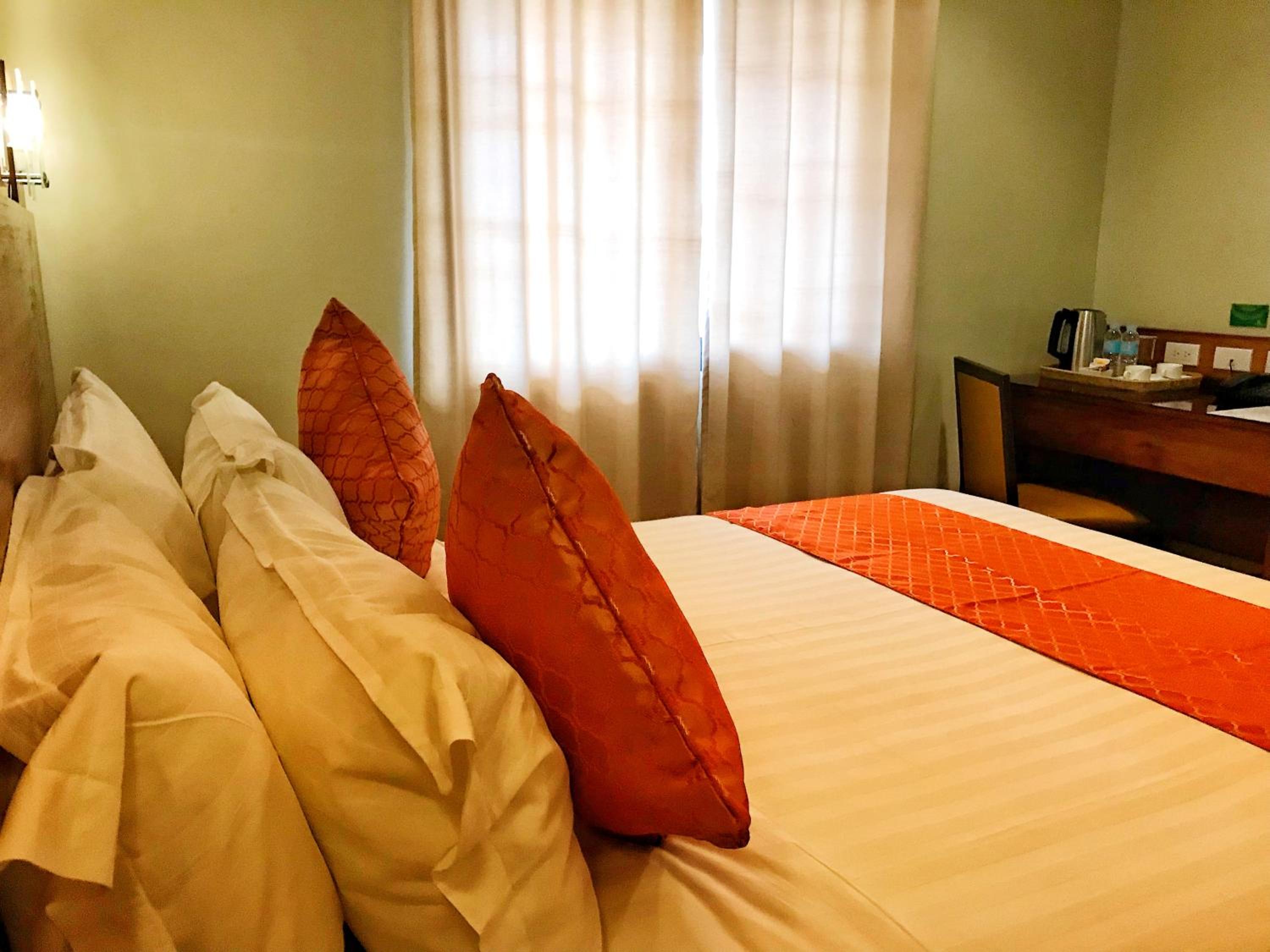 Standard Twin Room - Photo 15