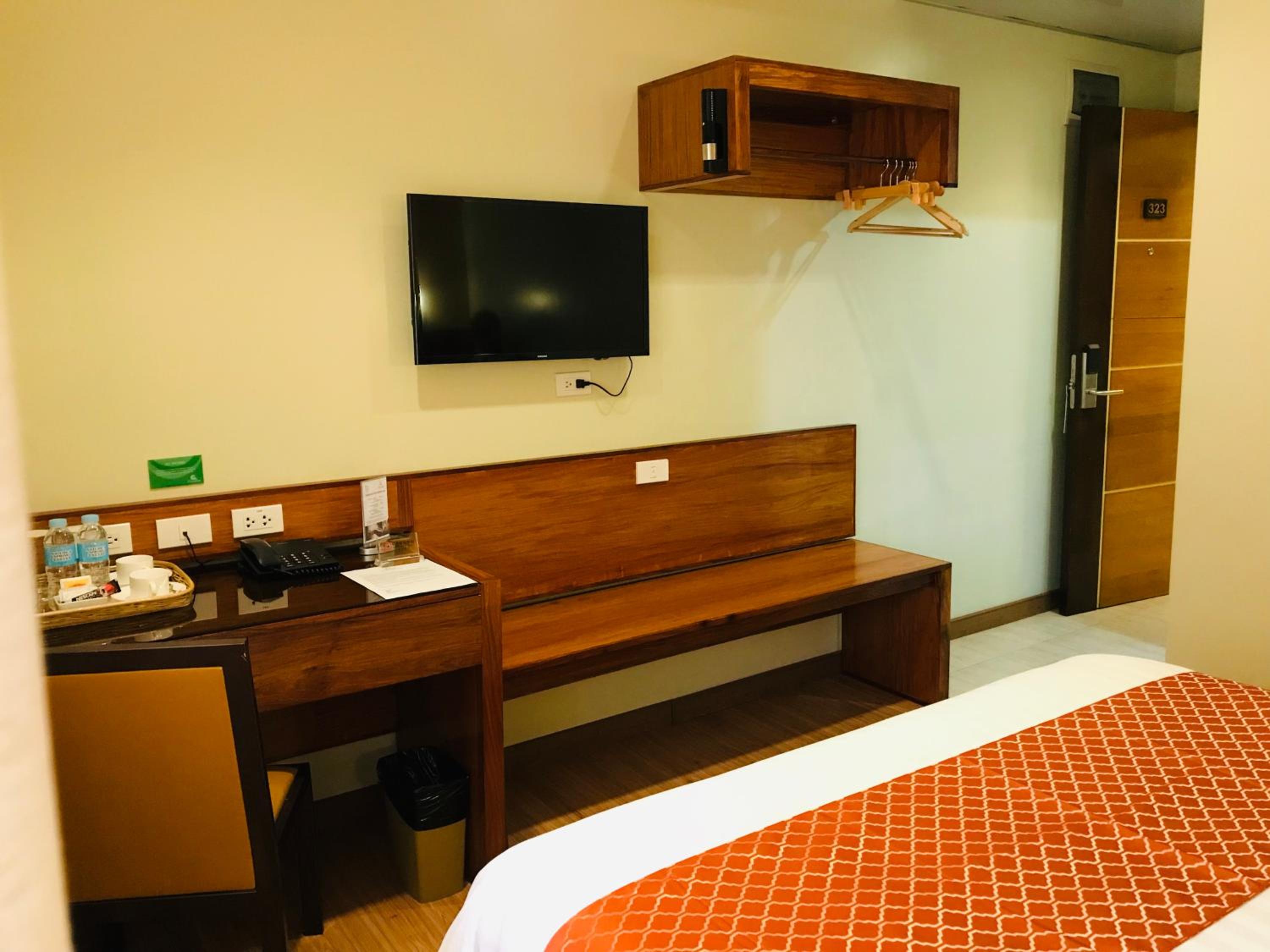 Standard Twin Room - Photo 21