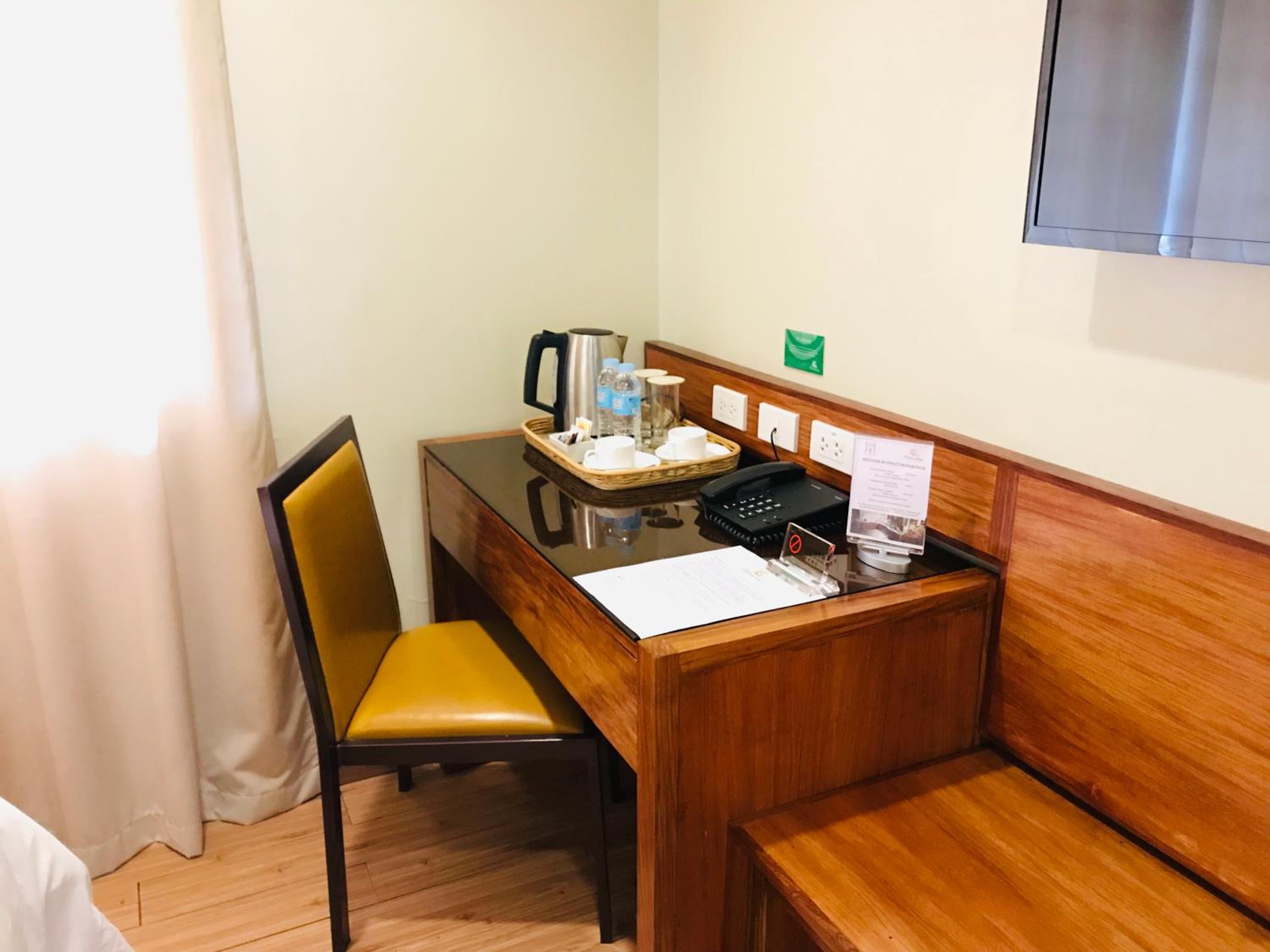 Standard Twin Room - Photo 12