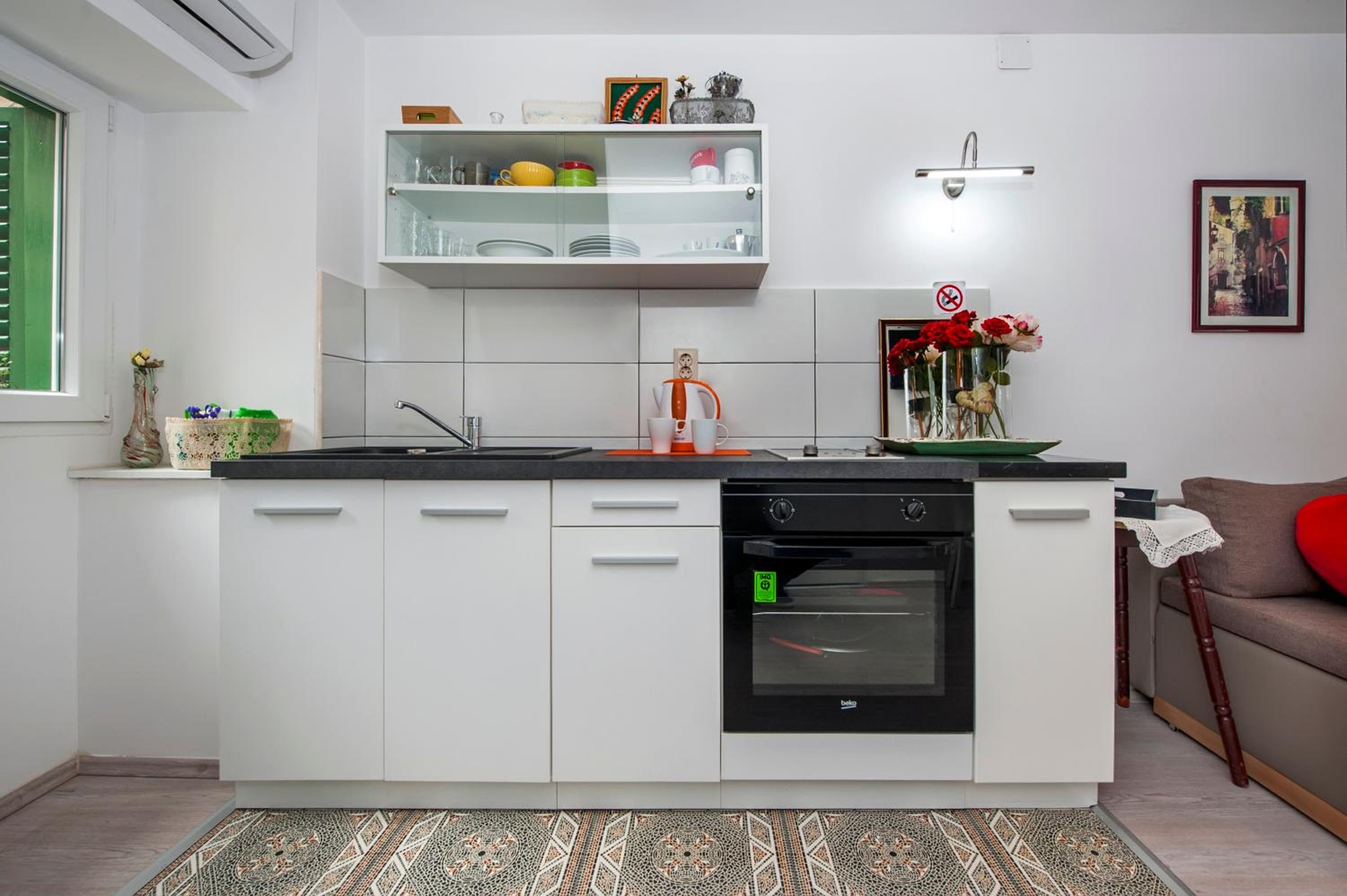 One-Bedroom Apartment - Photo 13