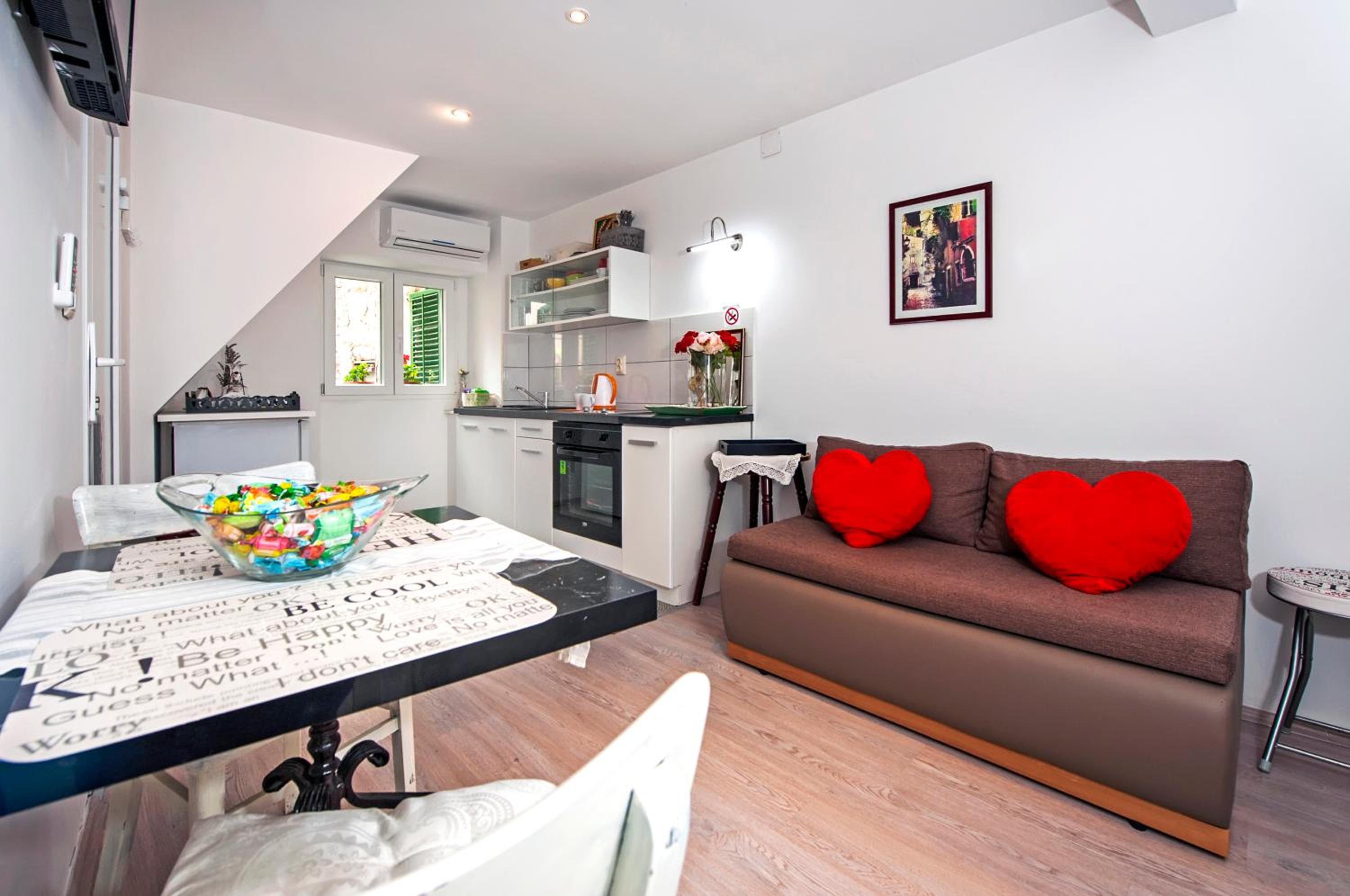 One-Bedroom Apartment - Photo 16