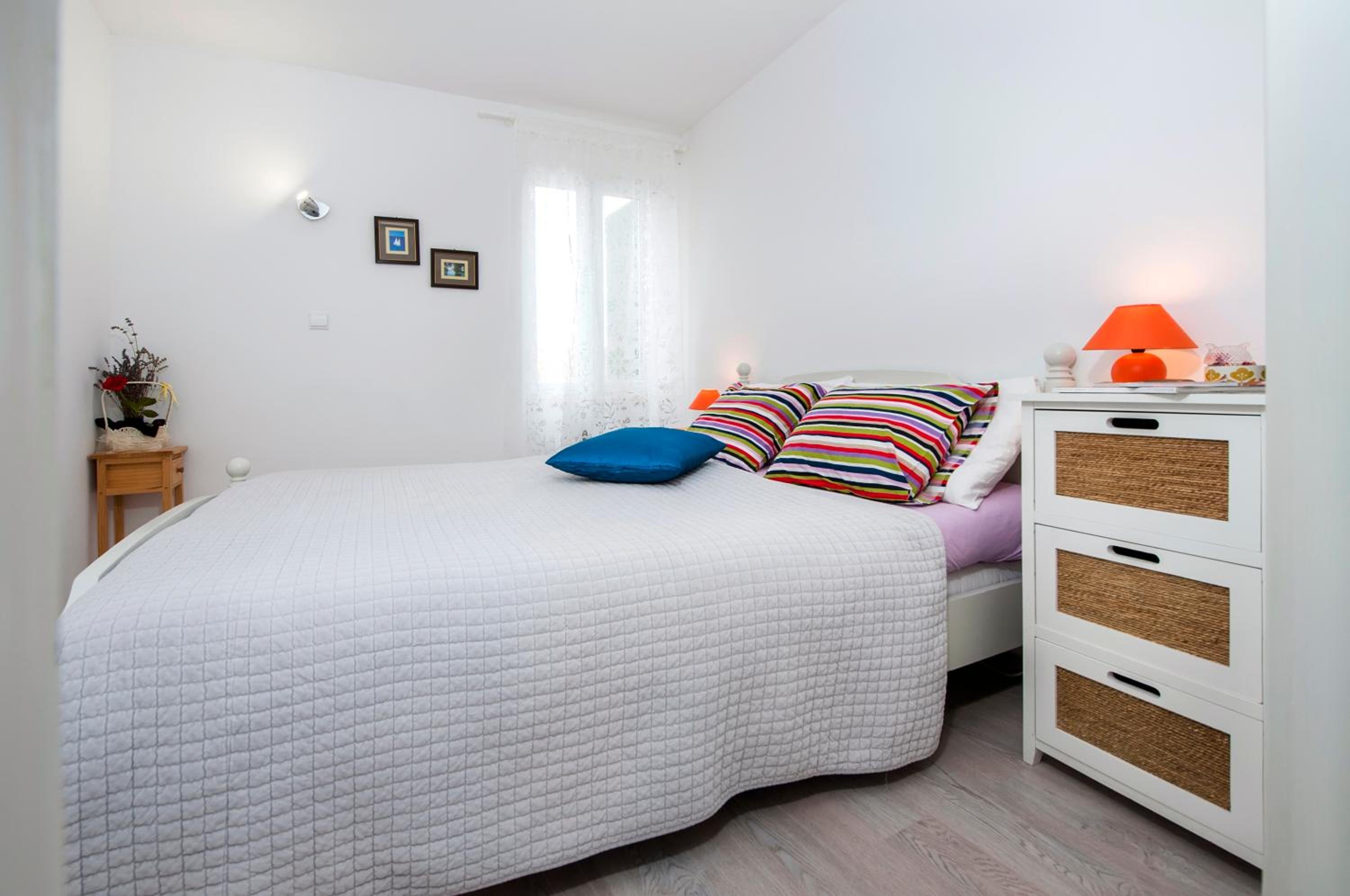 One-Bedroom Apartment - Photo 1