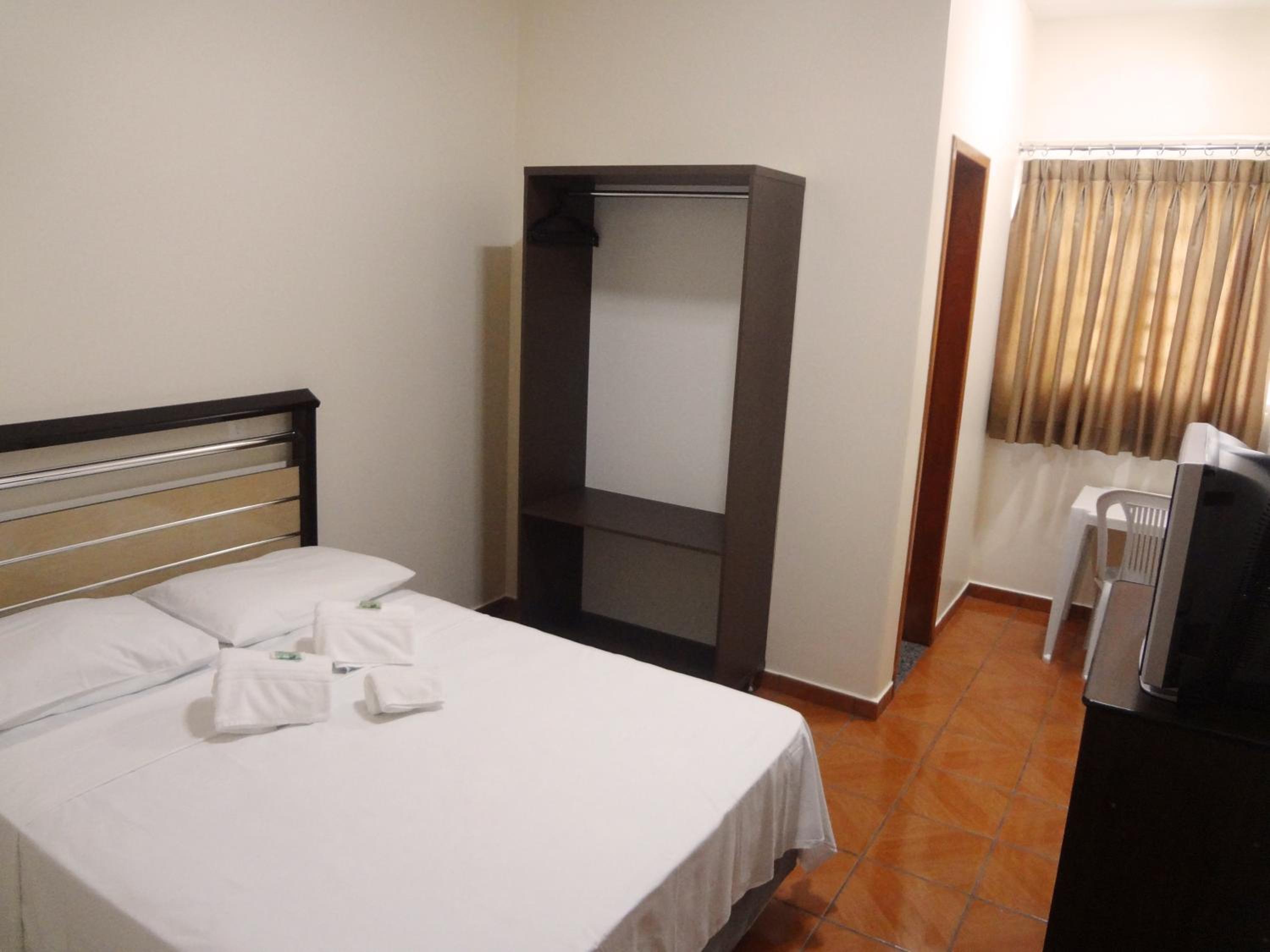 Pinheiros Hotel — Double Room with Fan