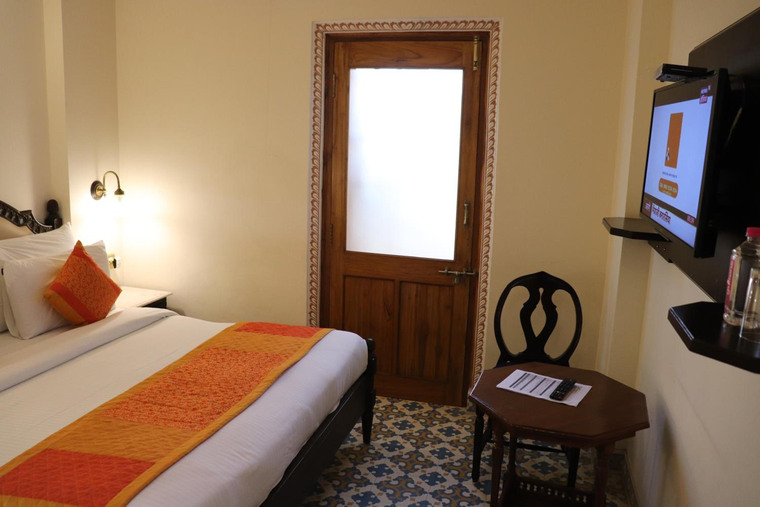 Deluxe Double Room: 15% off on food & beverage services, 20% off on session of Spa   - Photo 1