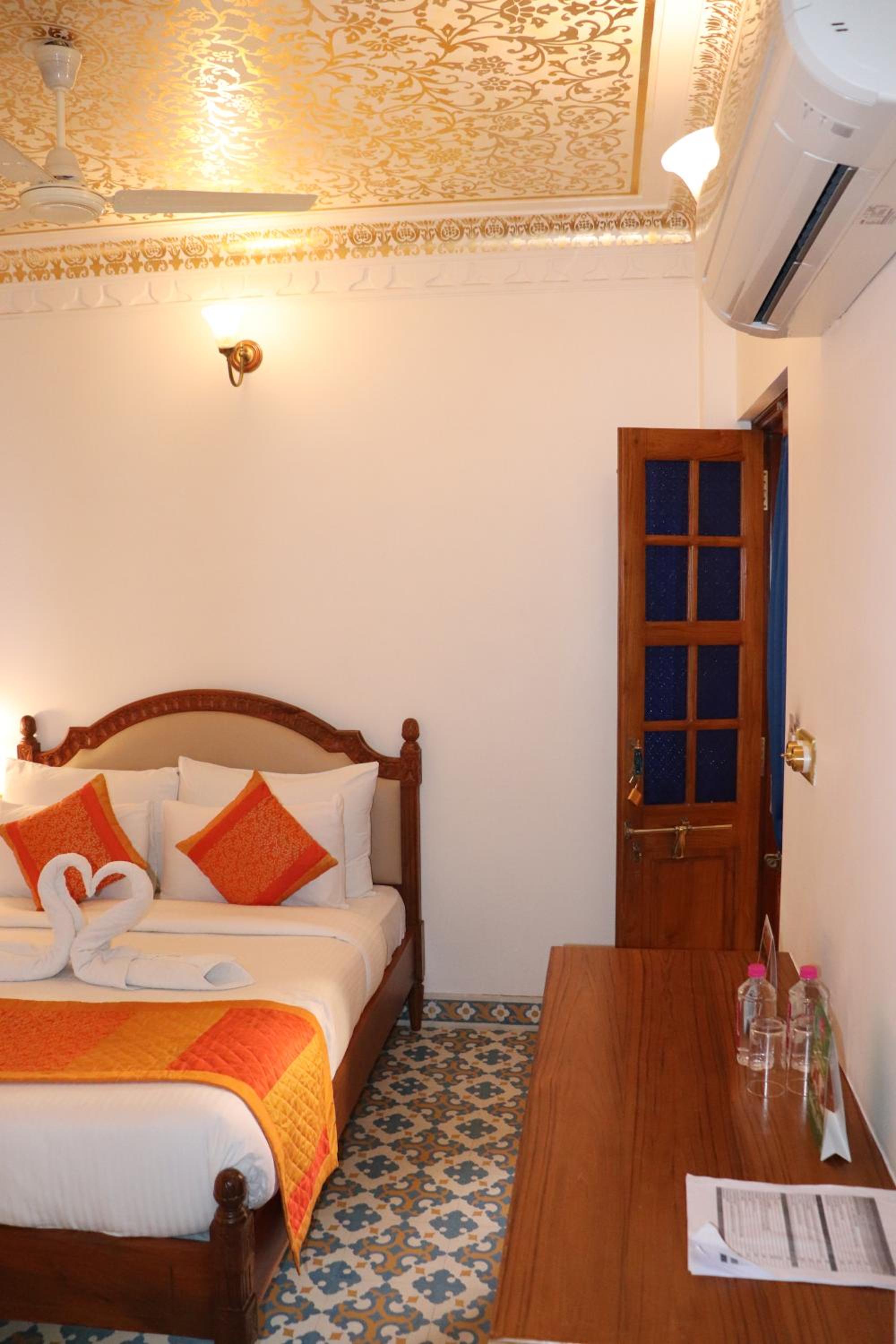 Deluxe Double Room: 15% off on food & beverage services, 20% off on session of Spa   - Photo 5