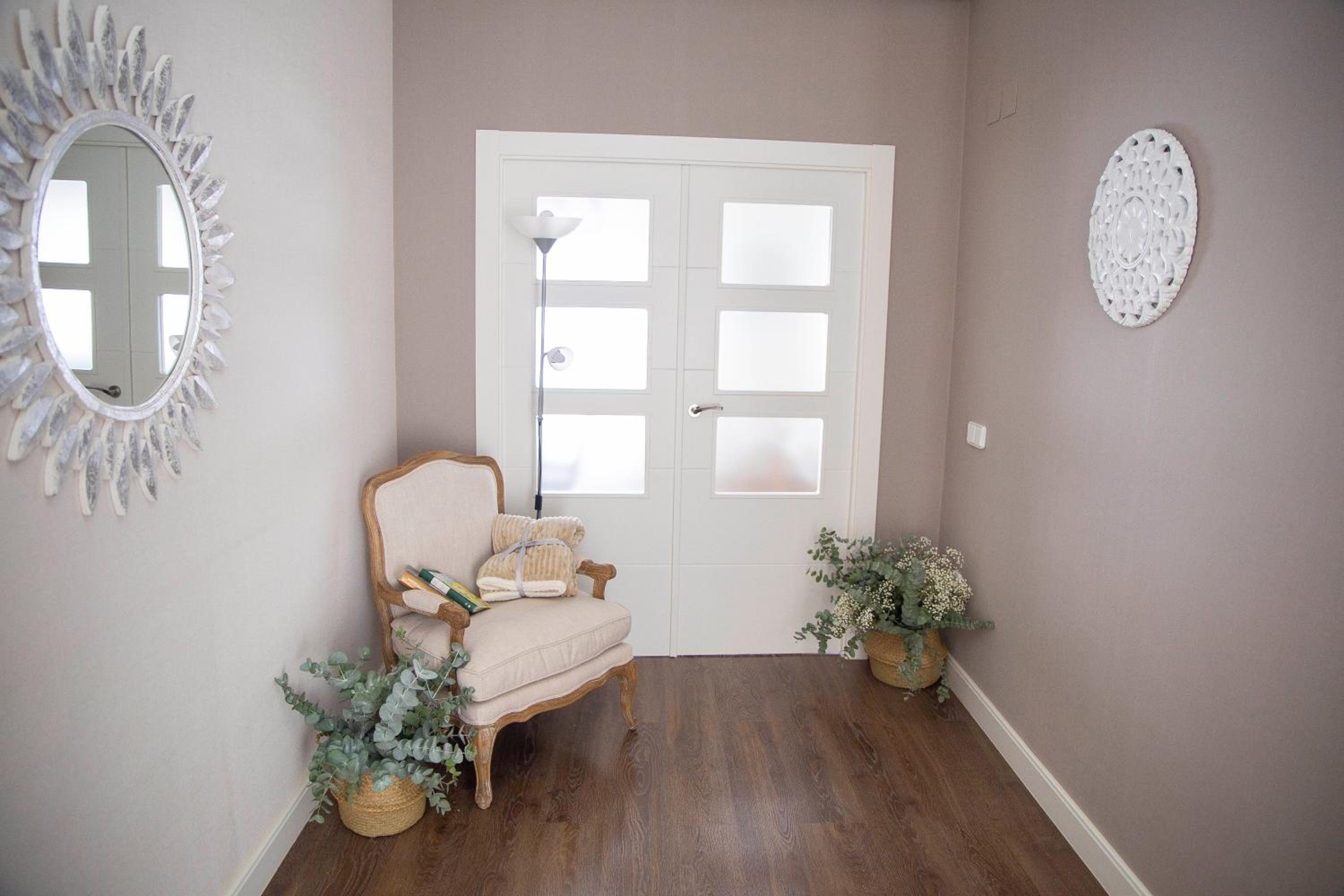 Four-Bedroom House - Photo 14