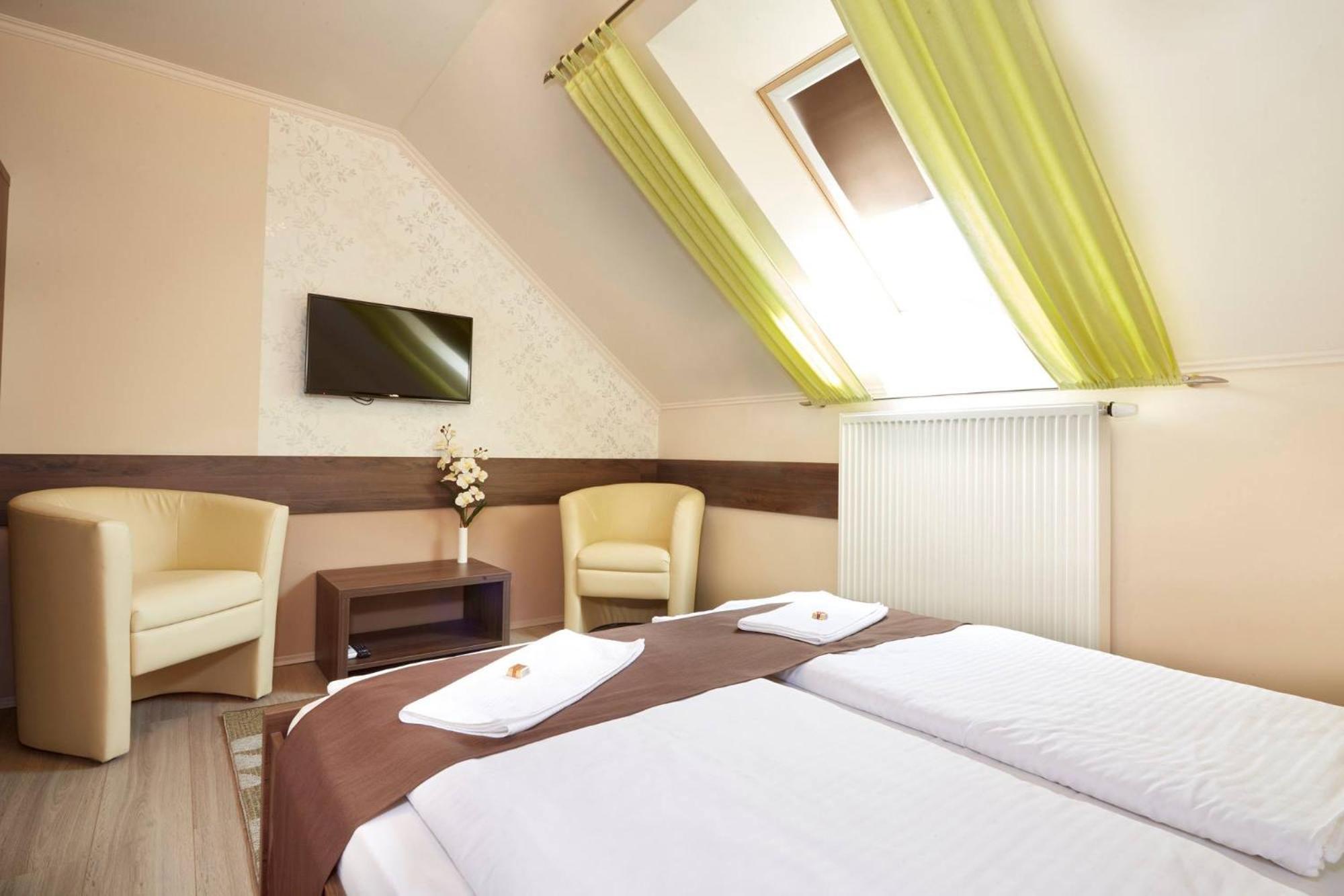 Deluxe Double Room photo 2