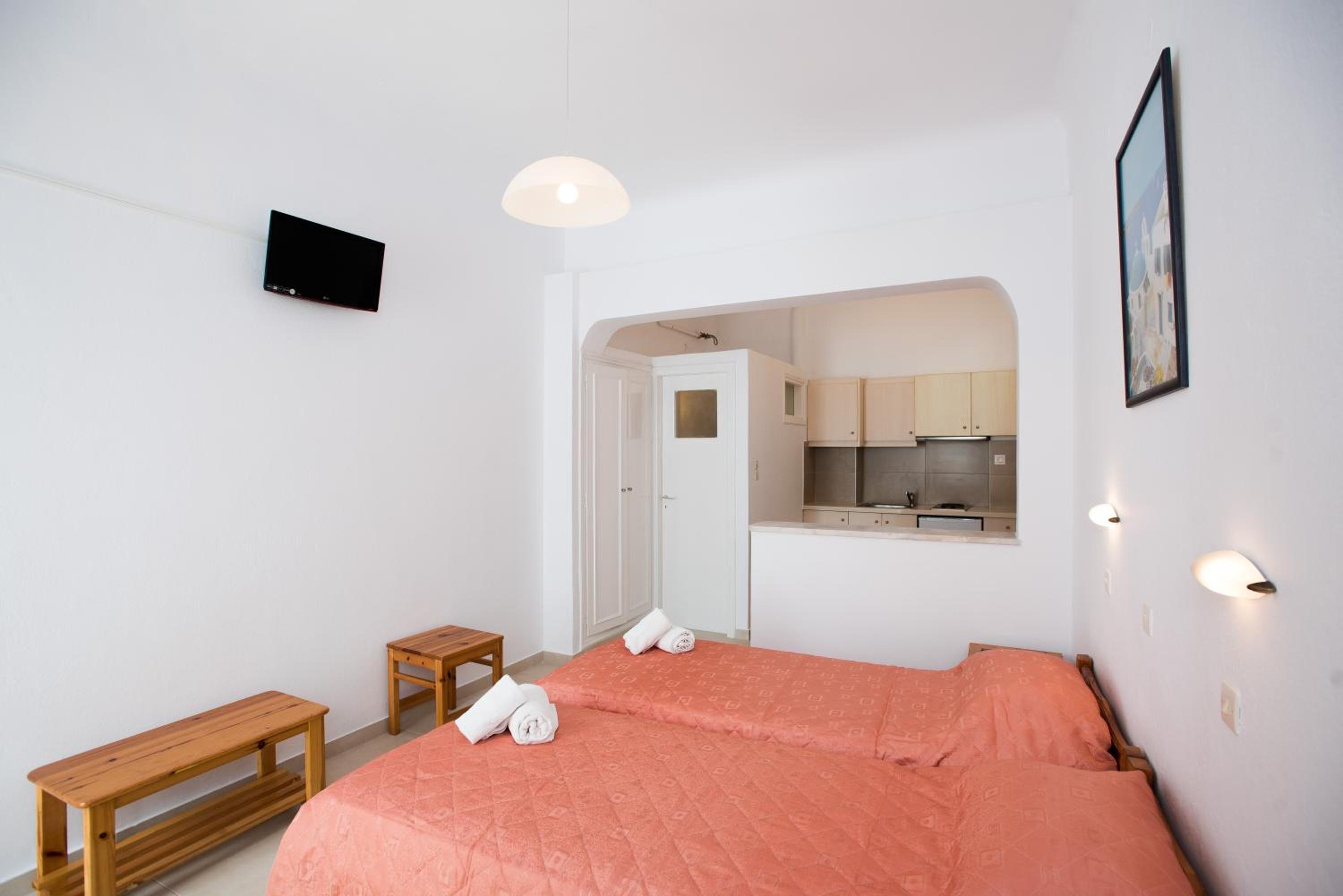 Studio (2 Adults)