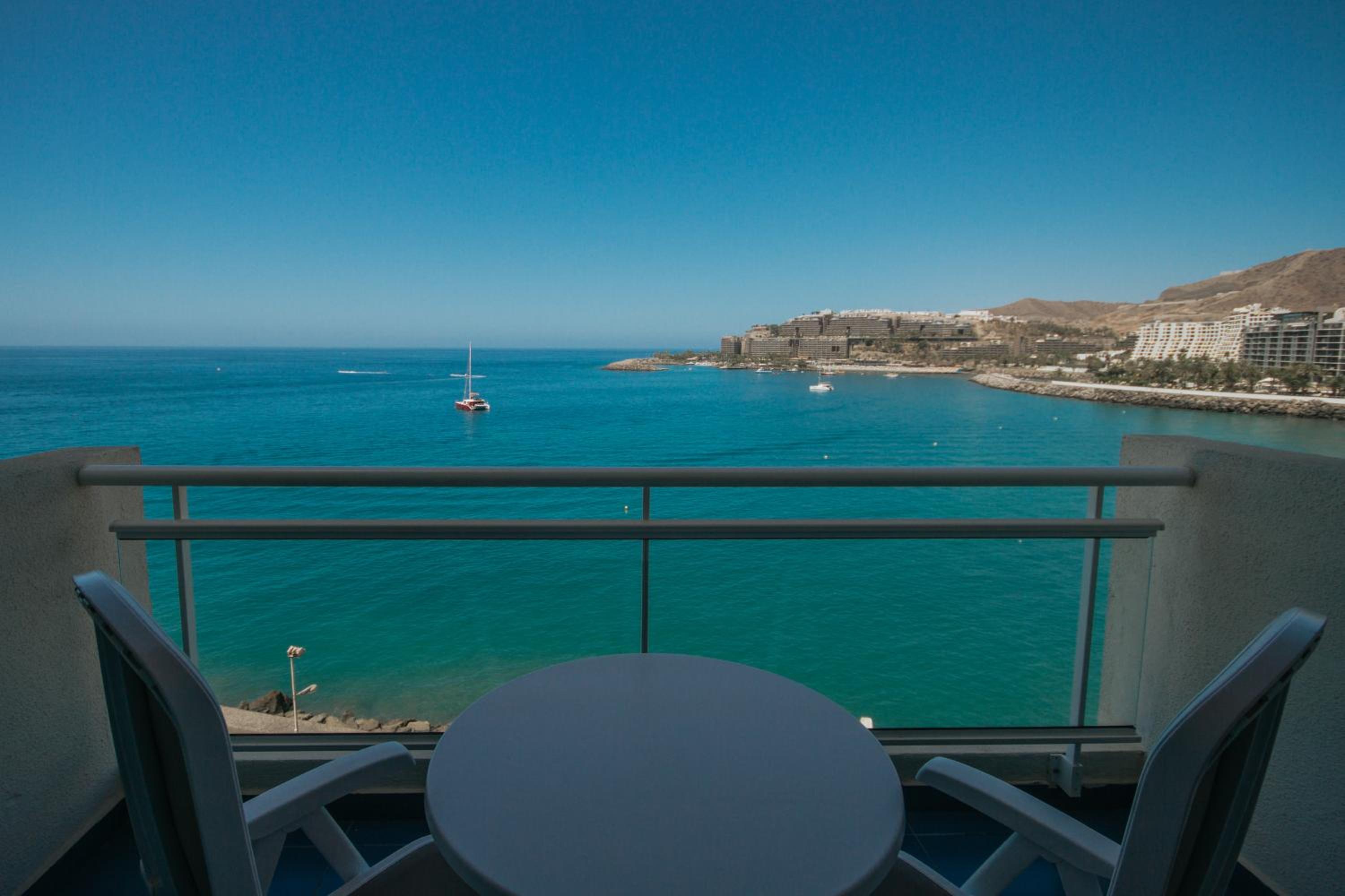 Superior Apartment With Sea View High Floor (2 Adults + 1 Child)