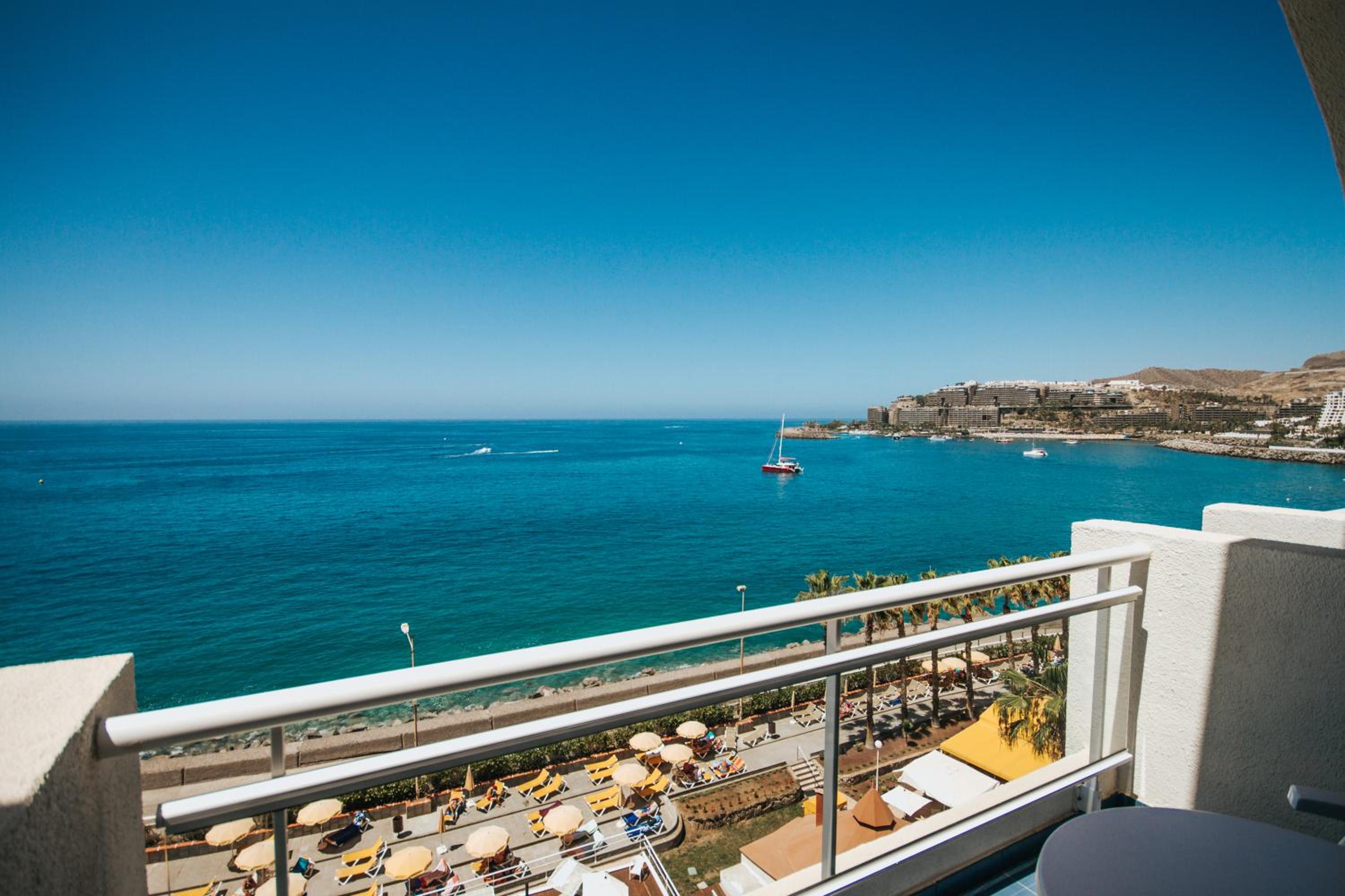 Superior Apartment With Sea View High Floor (2 Adults + 1 Child)