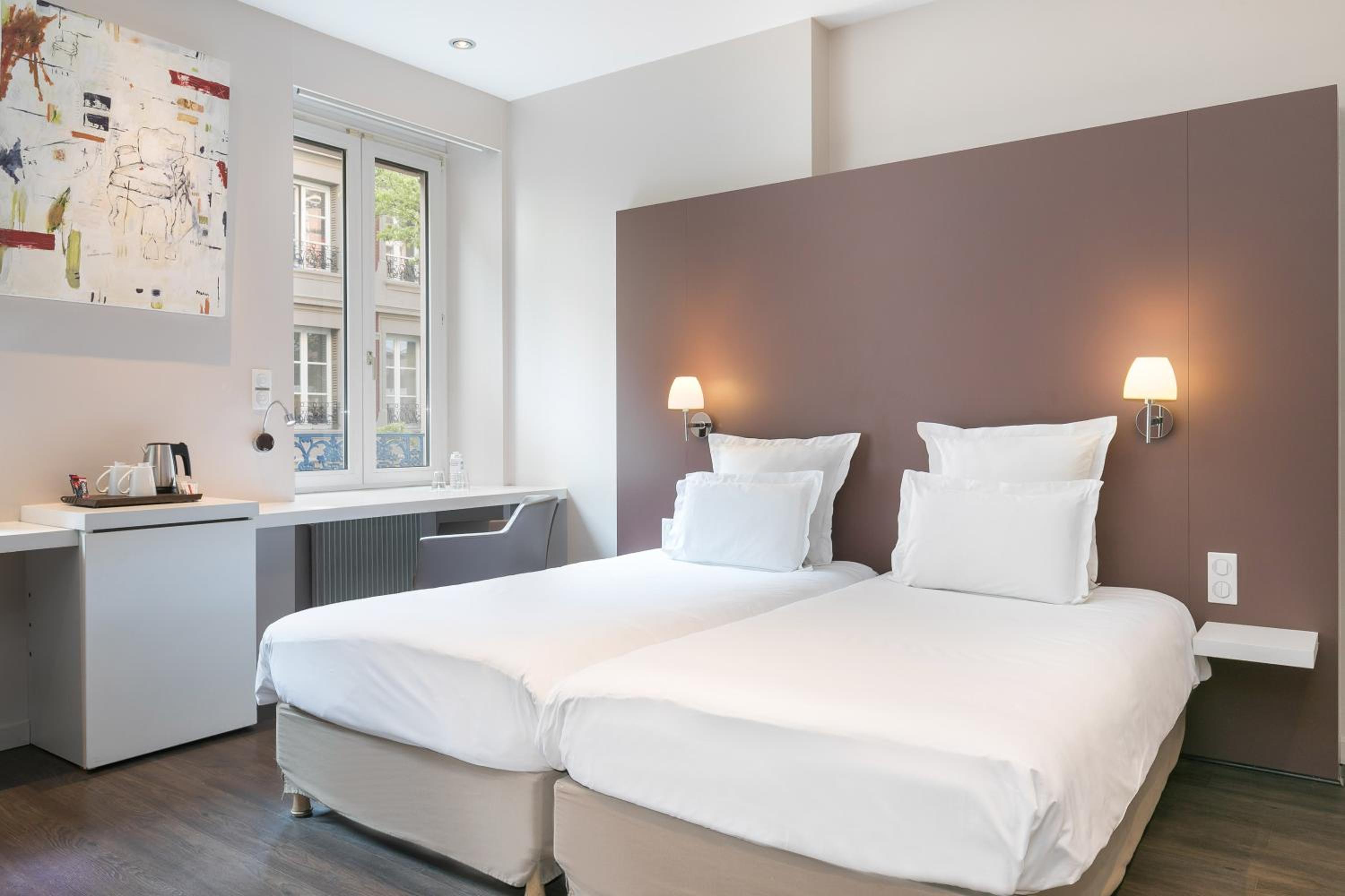 Superior Twin Room - Photo 8