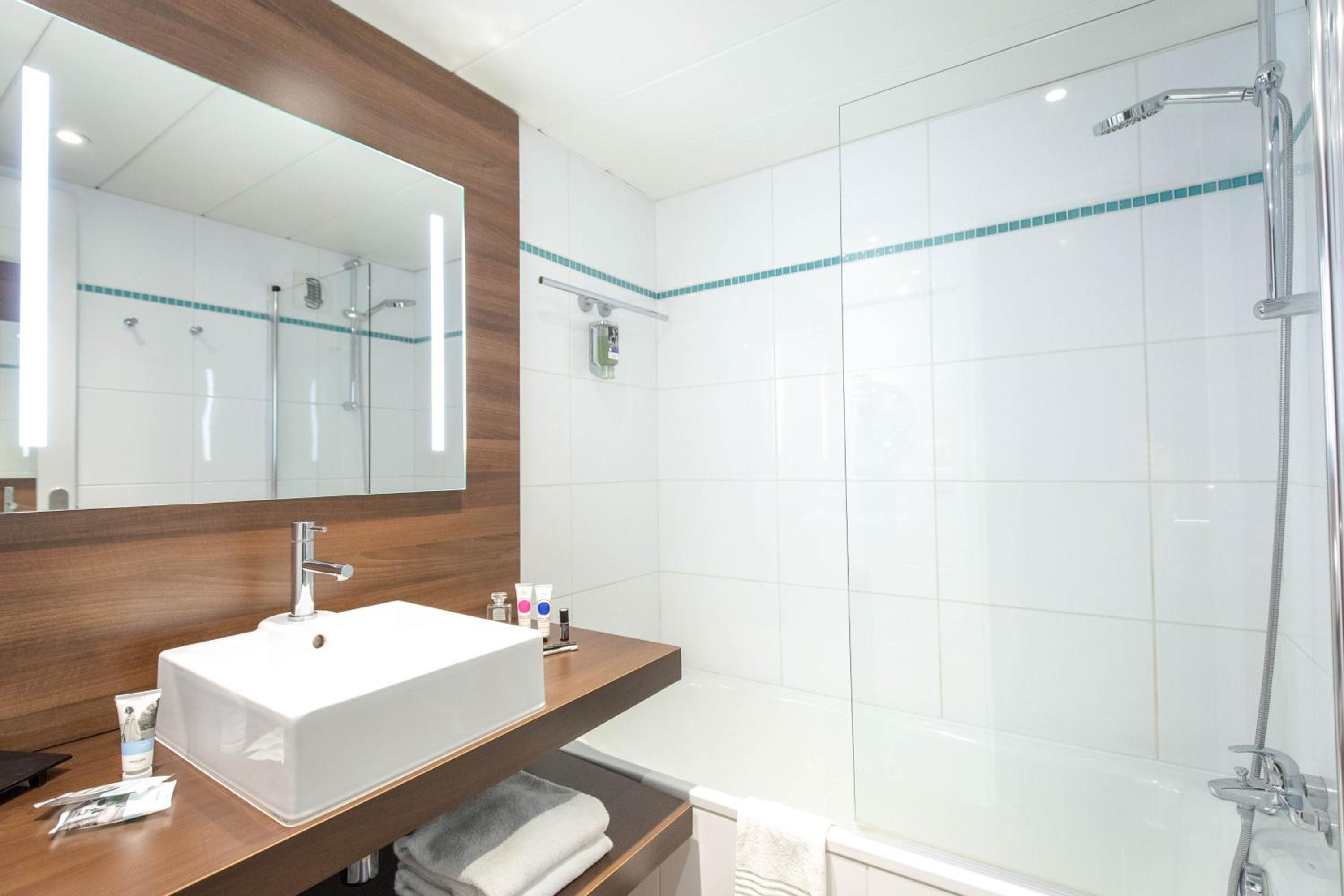 Privilege room with one double bed and balcony - Photo 9
