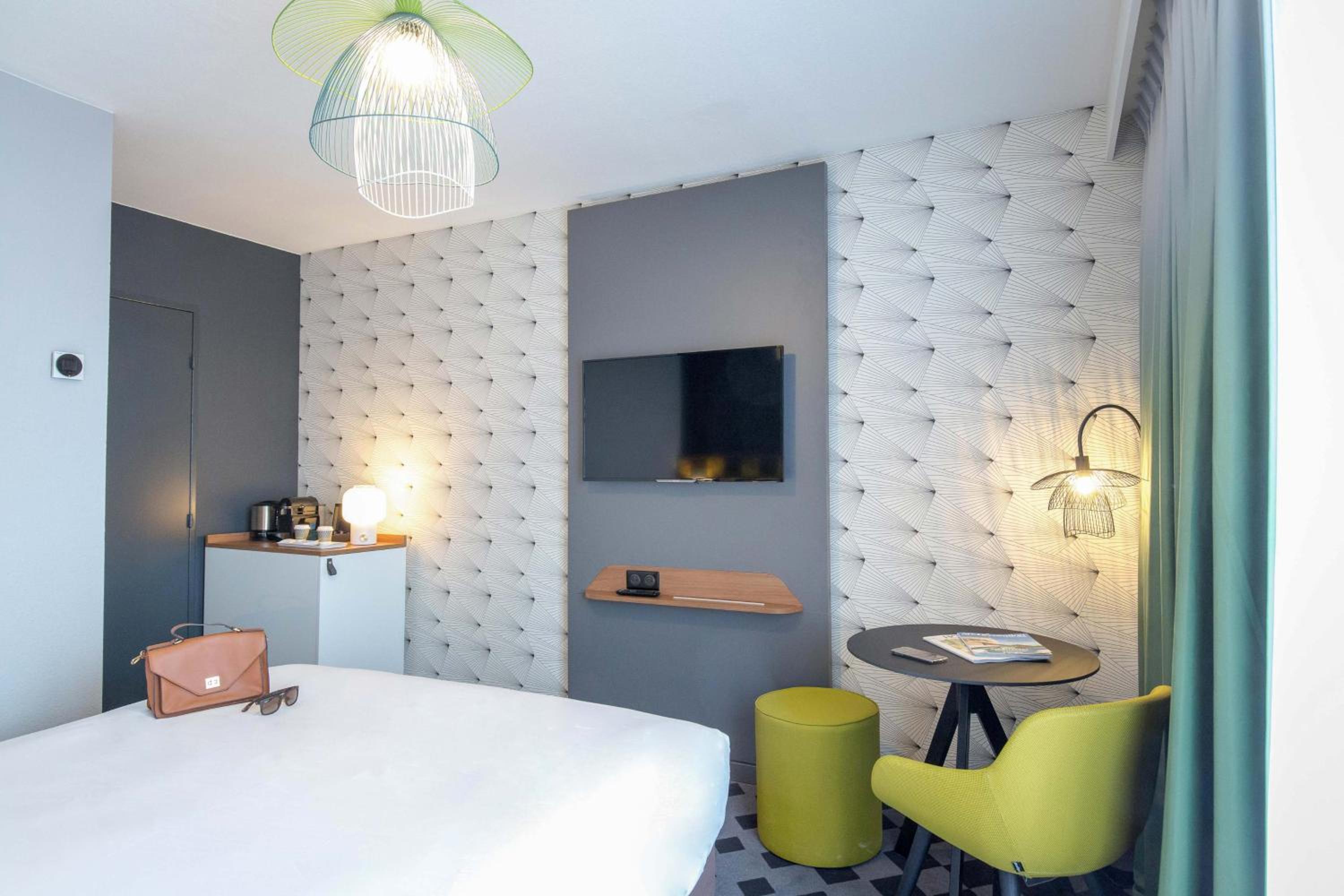 Privilege room with one double bed and balcony - Photo 11