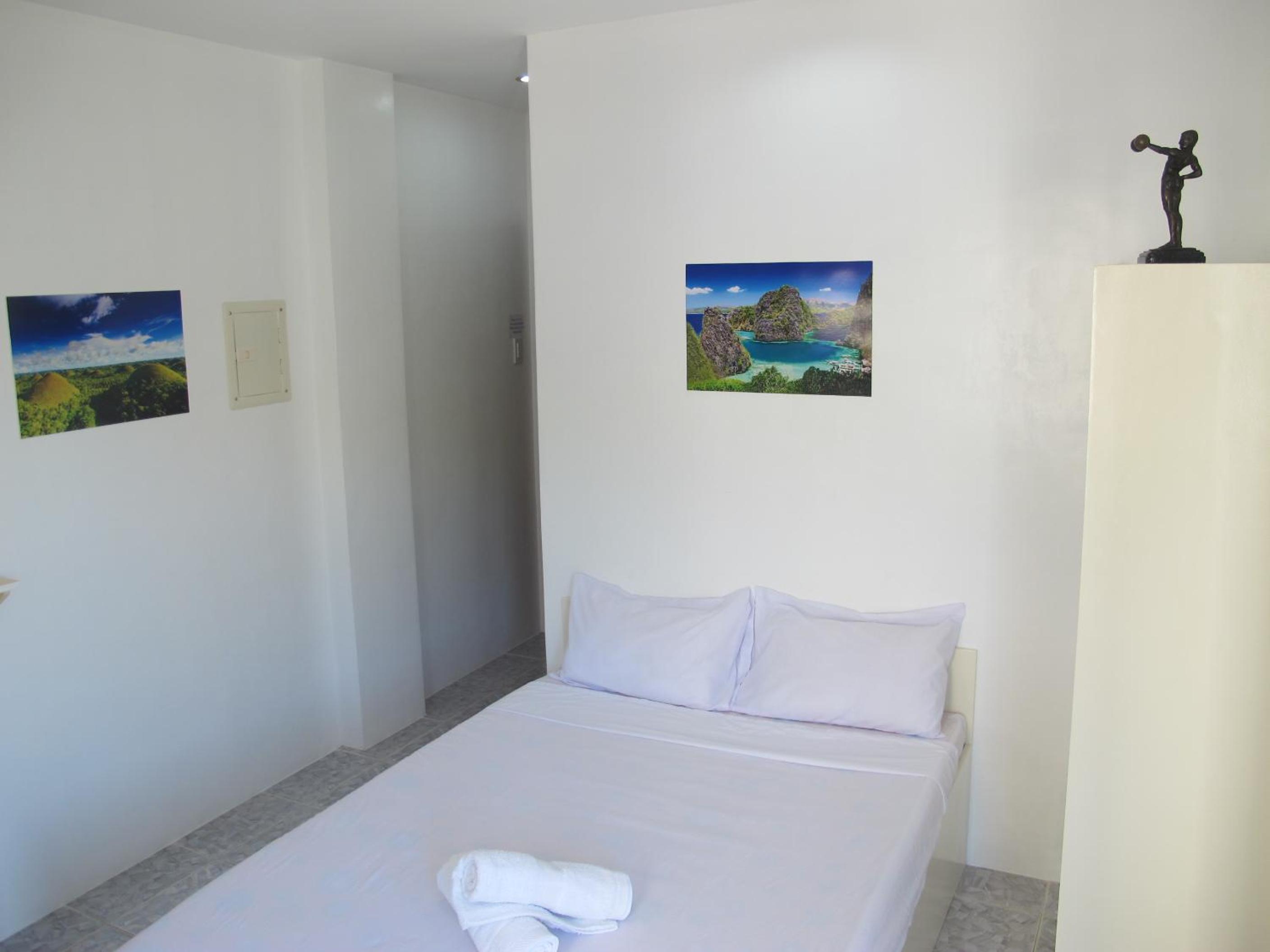 Deluxe Double Room with Balcony photo 2