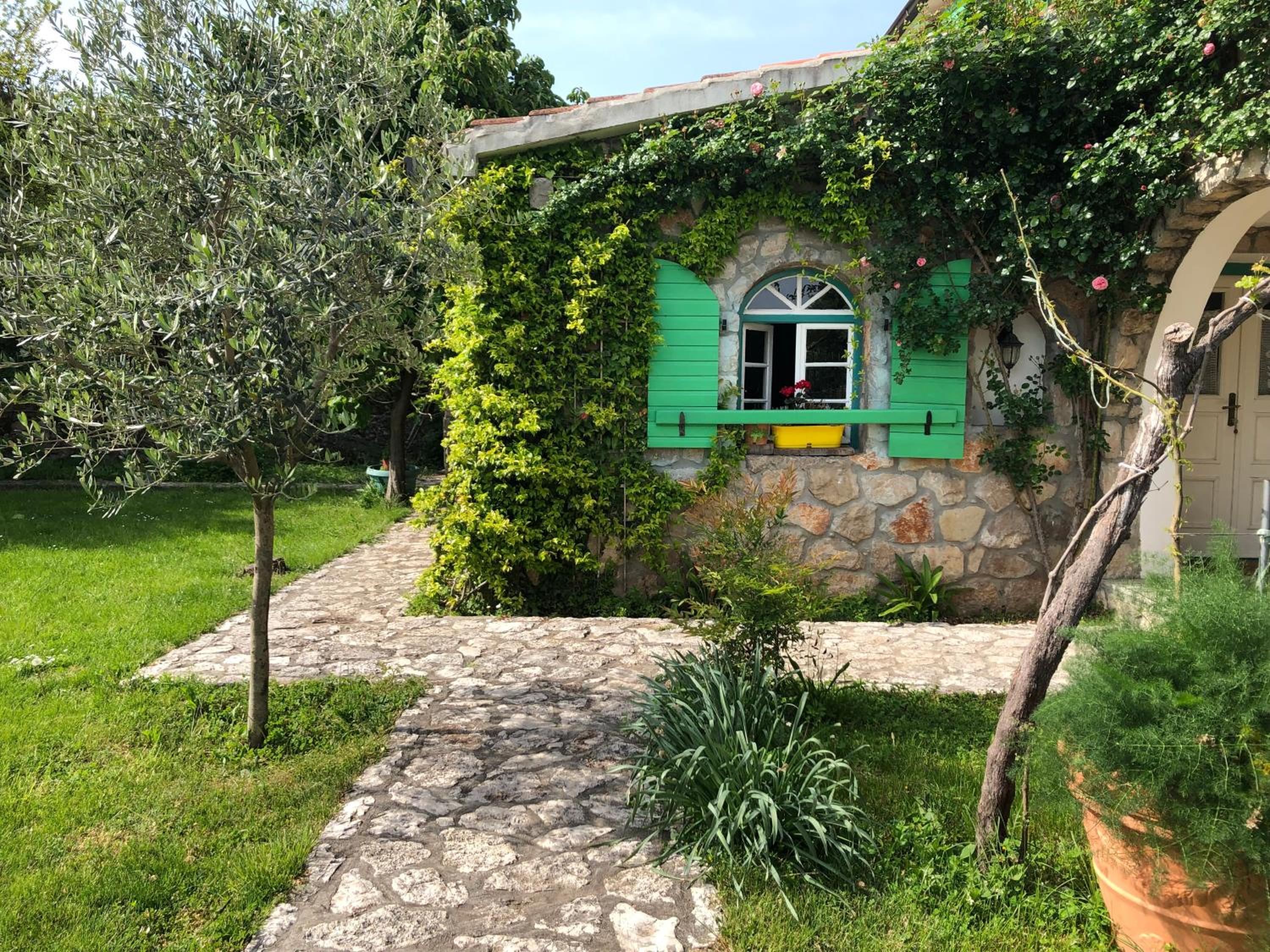 Two-Bedroom House photo 3