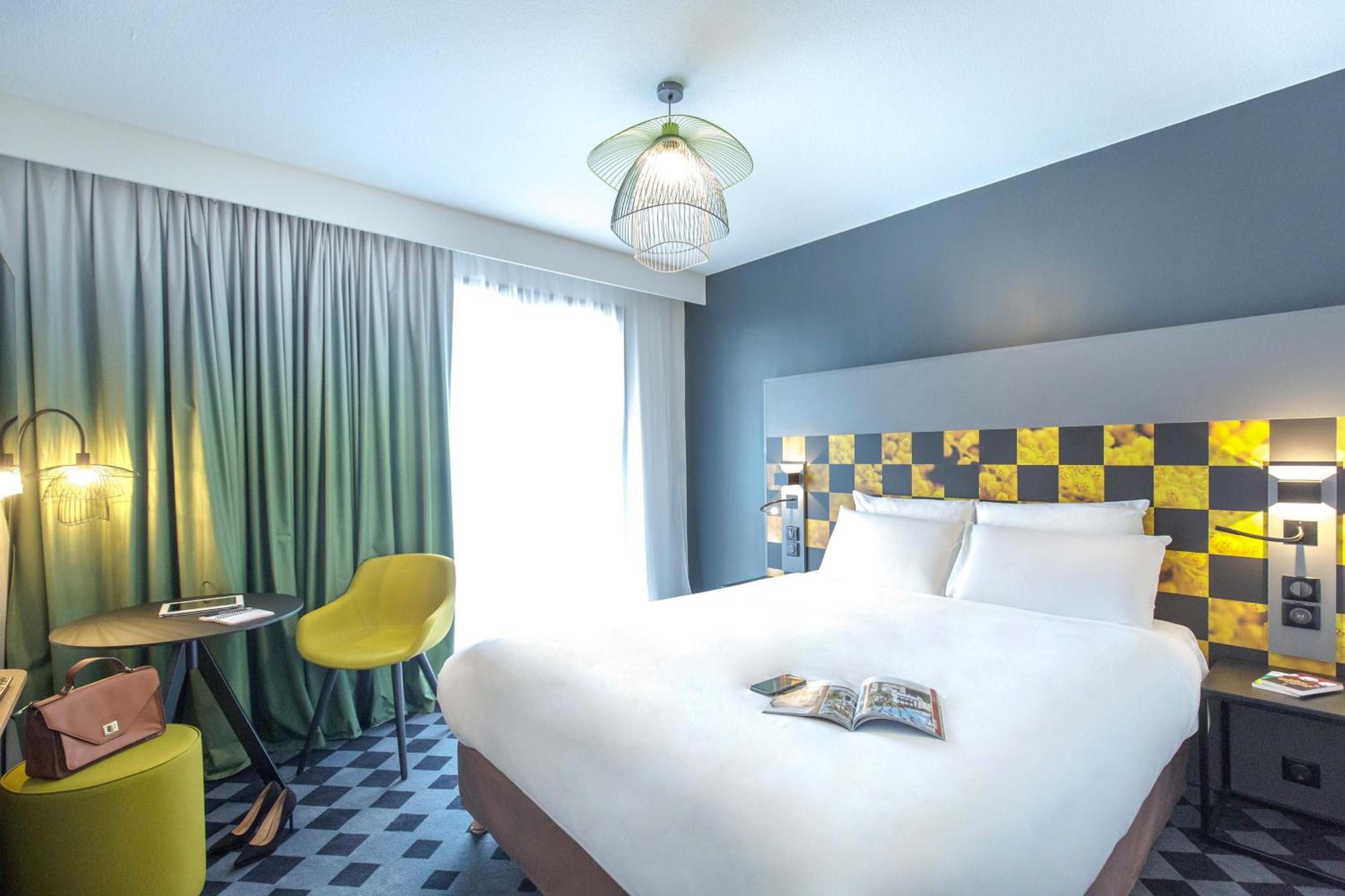 Privilege room with one double bed and balcony - Photo 13