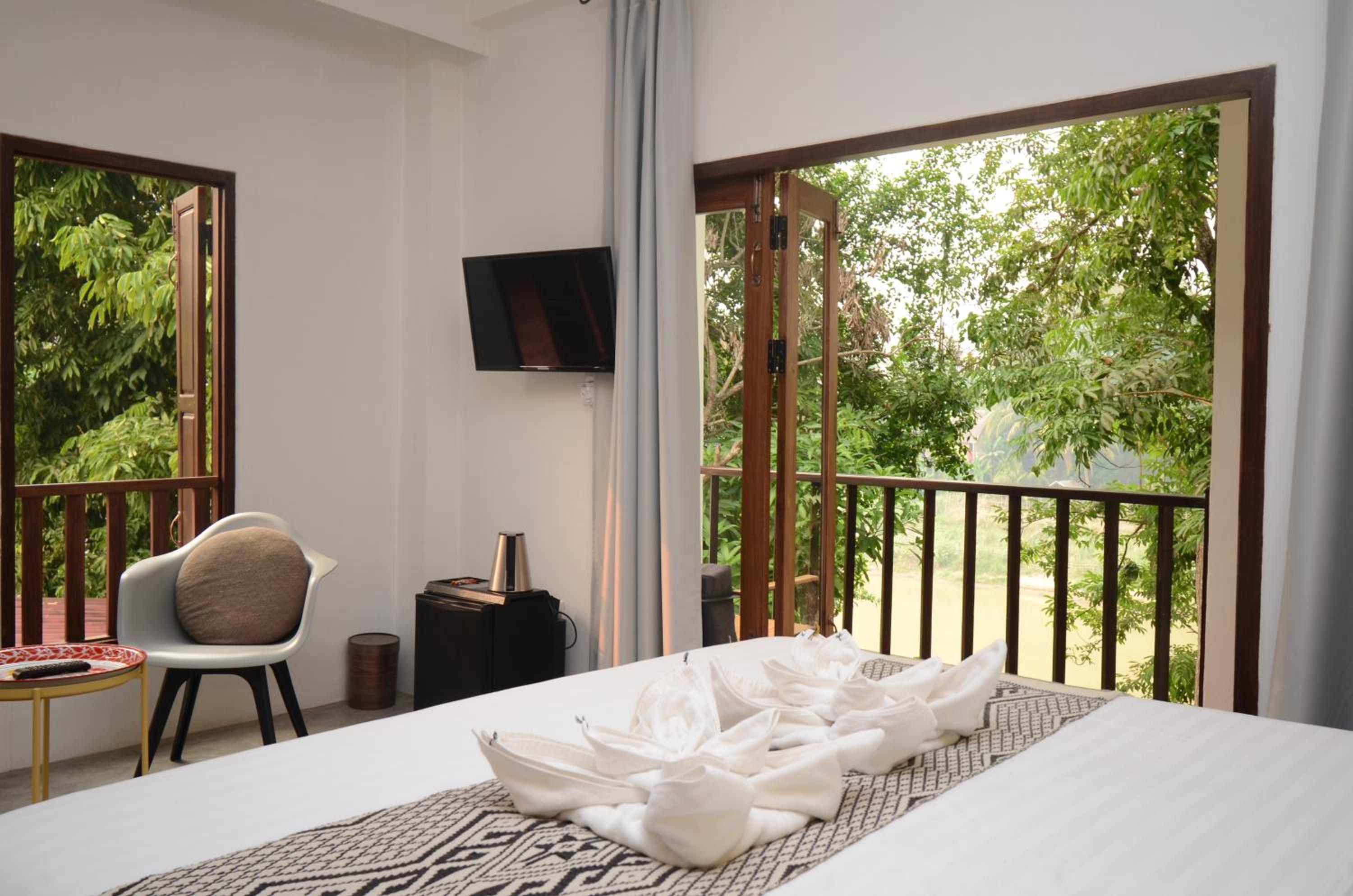 King Room with River View - Photo 21