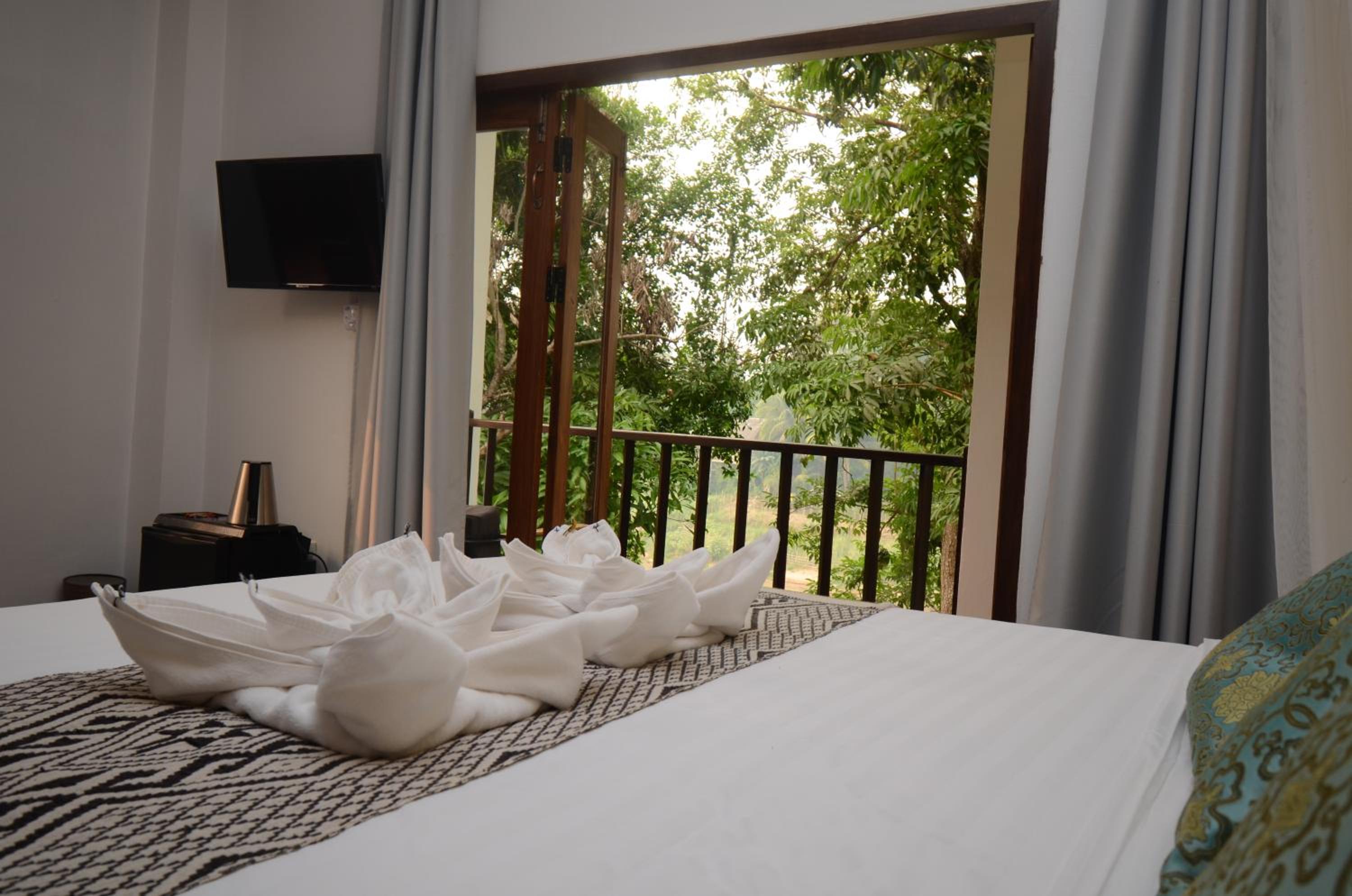 King Room with River View - Photo 30