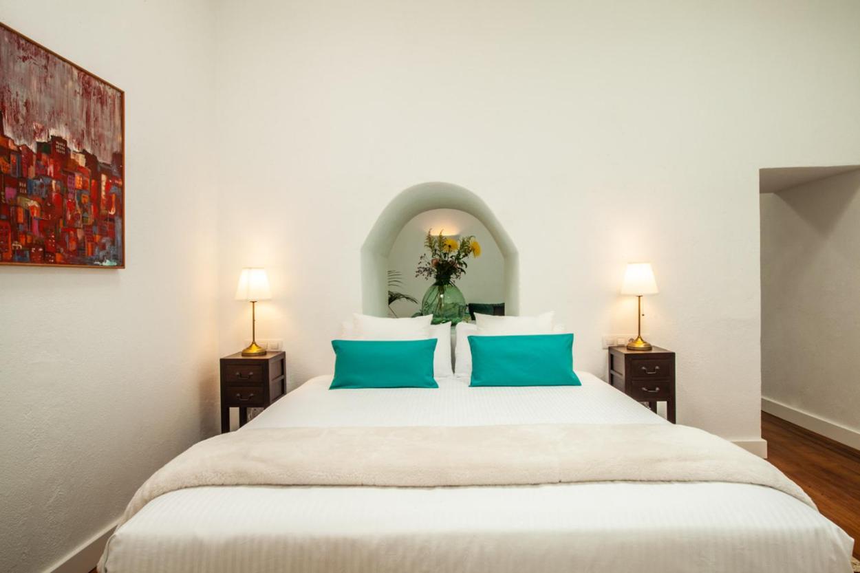 Estudio King con Sofá Cama