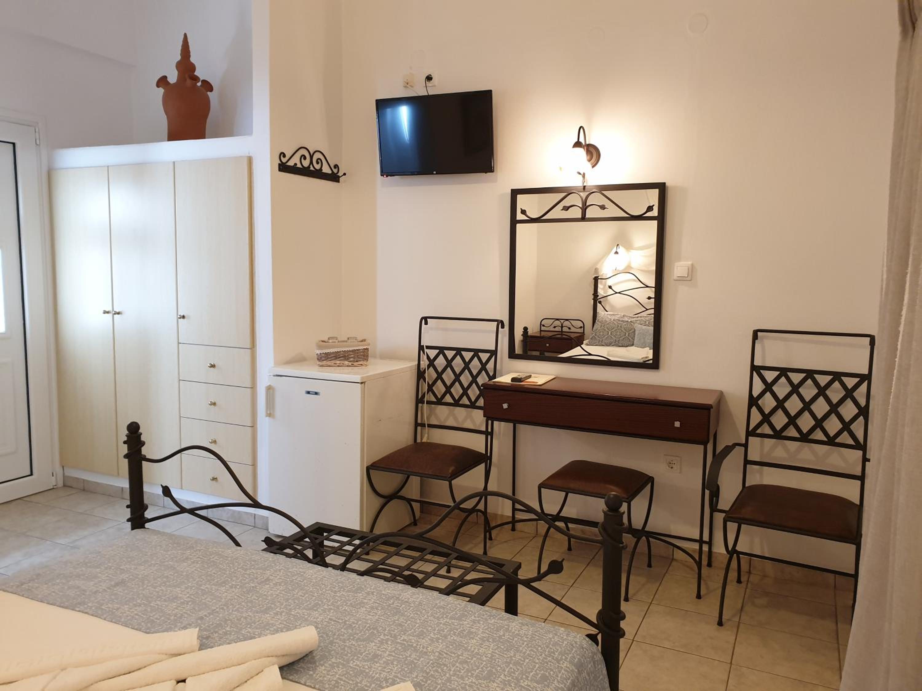Standard Double Room - Photo 2