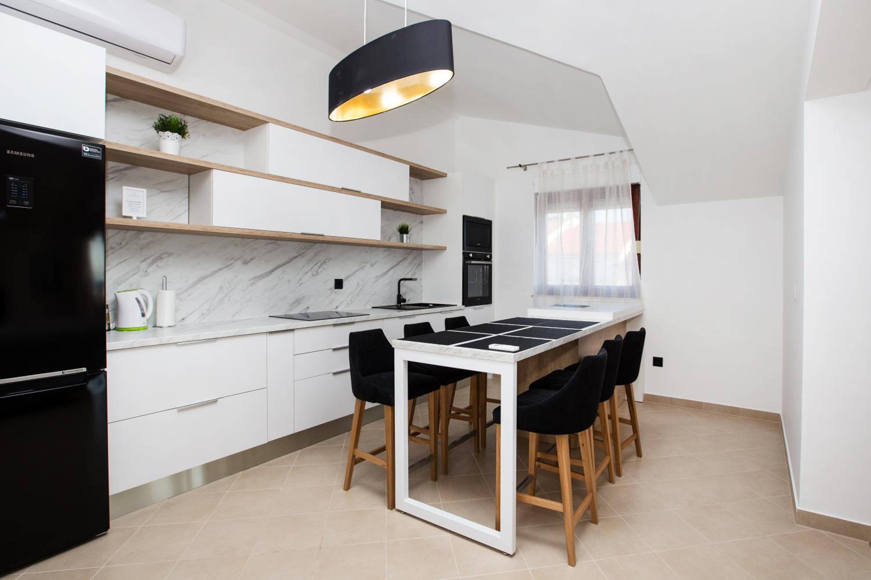 Penthouse Apartment - Photo 7