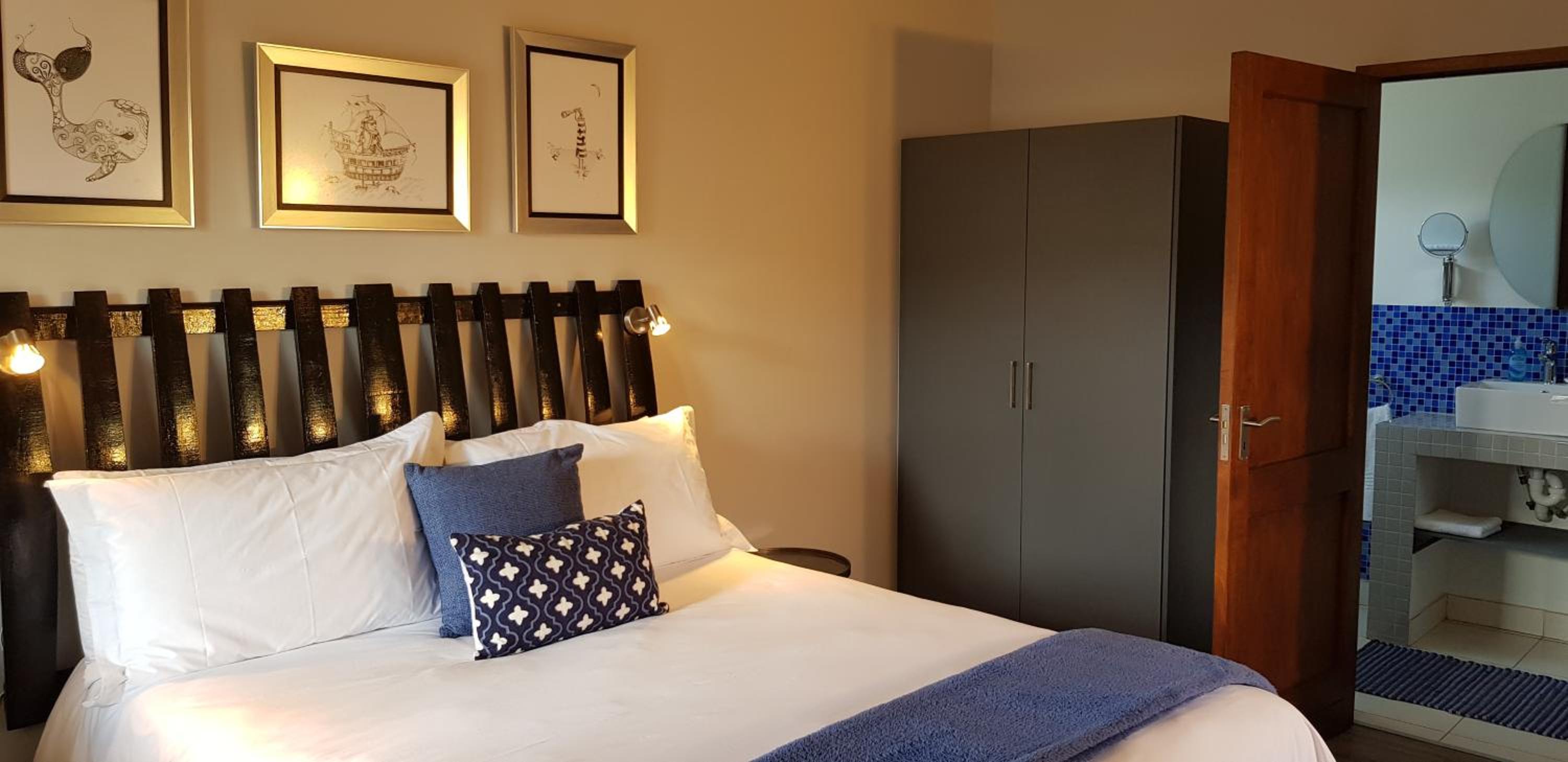 Standard Queen Room - Photo 20