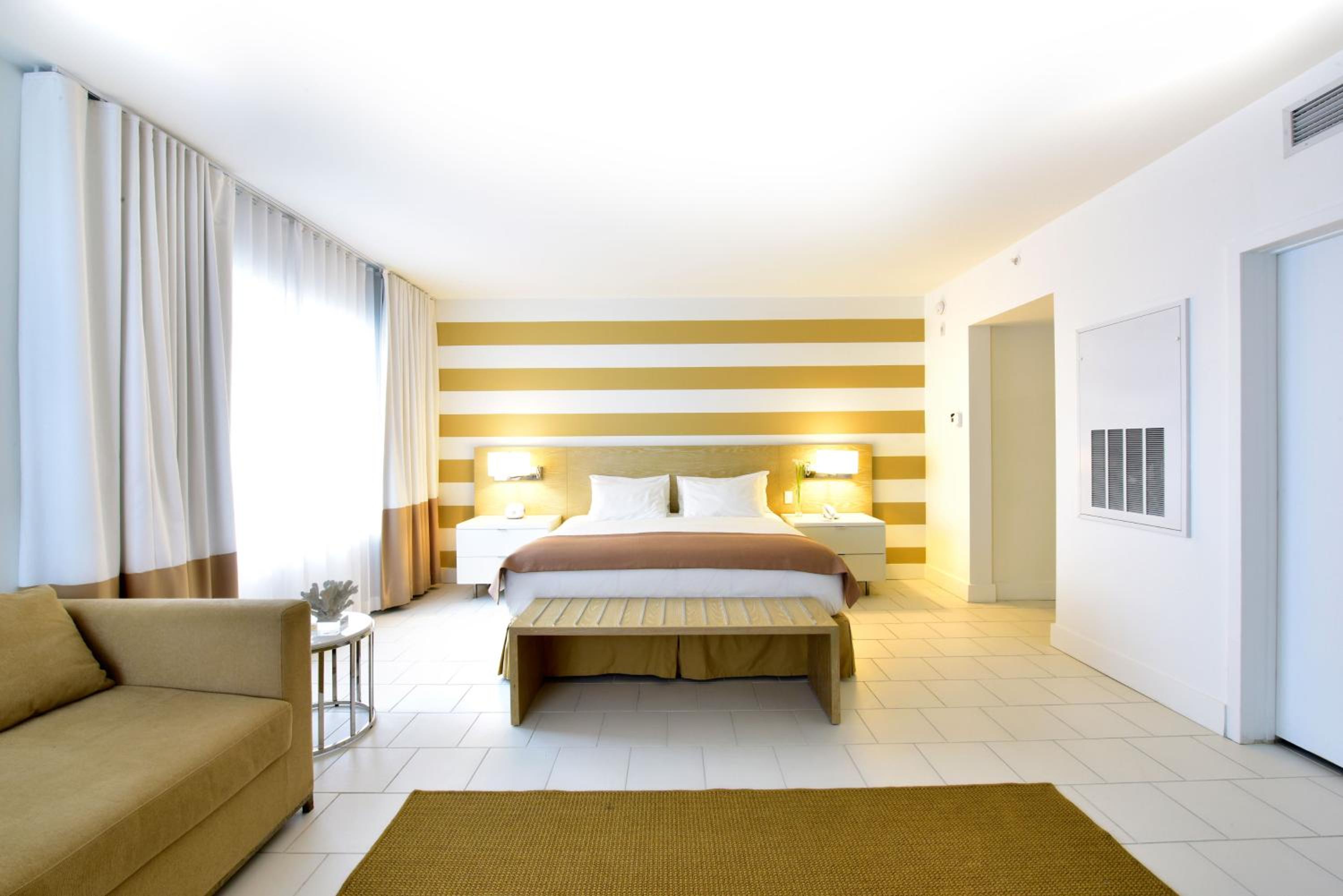 Deluxe with Sofa Bed - Photo 1