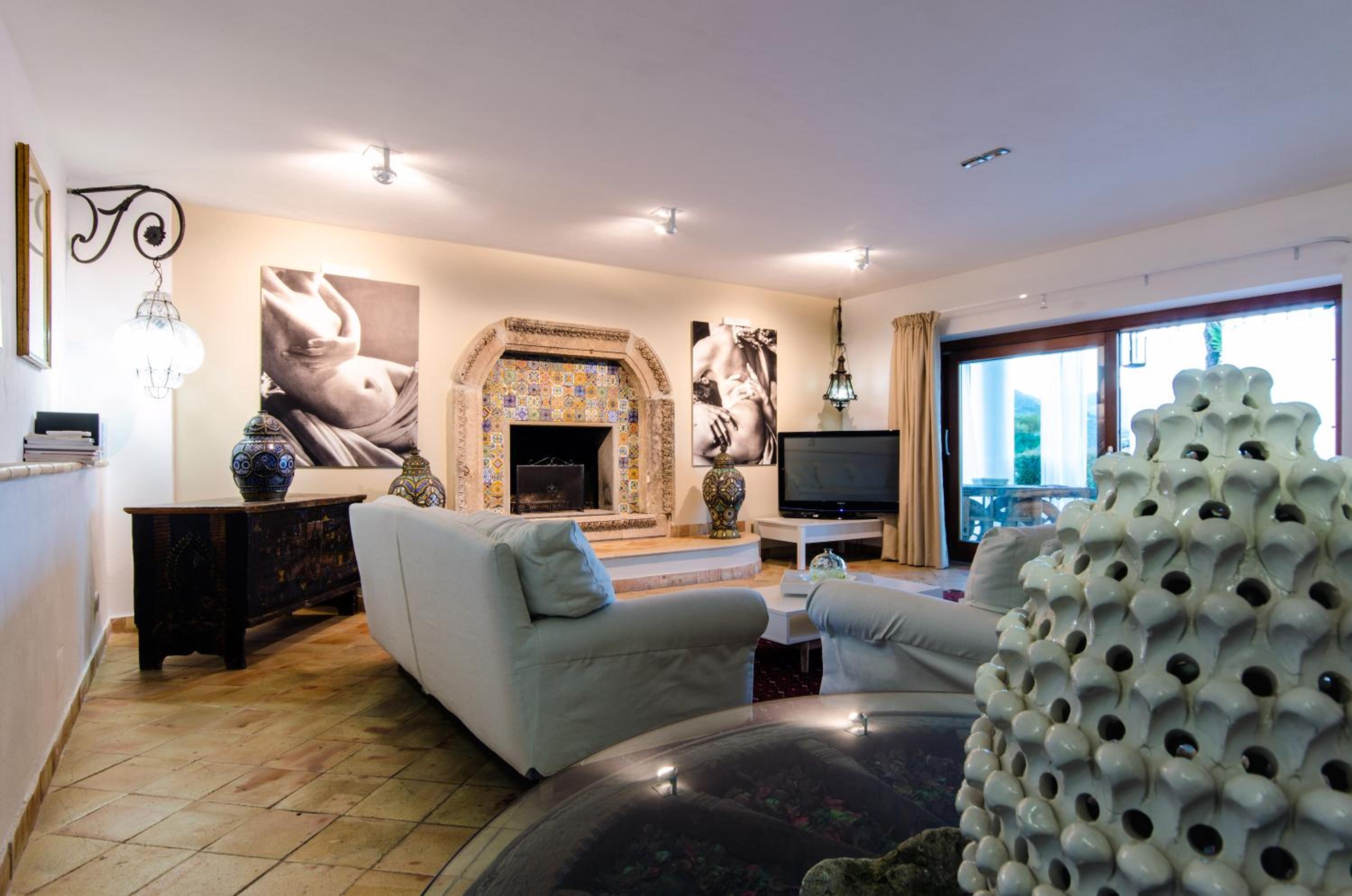 Two-Bedroom Villa (4-6 Adults)