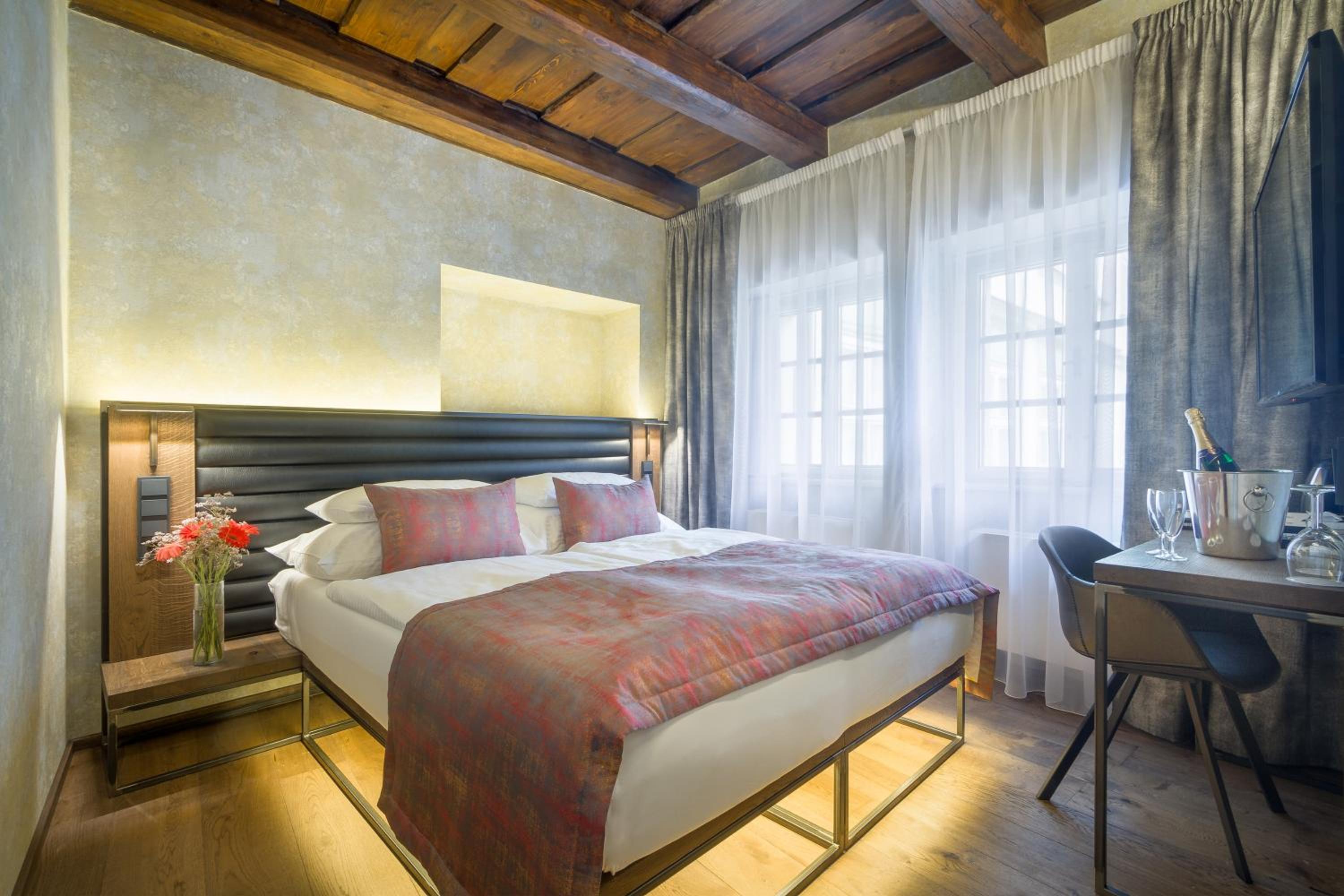 Deluxe Quadruple Room with Two Bedrooms