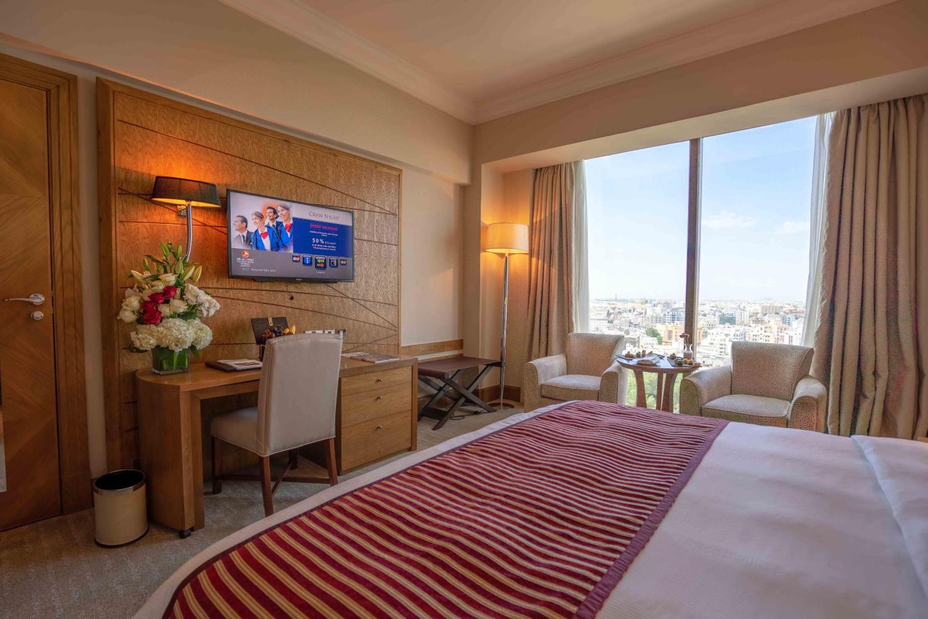 Deluxe King Room - Photo 3